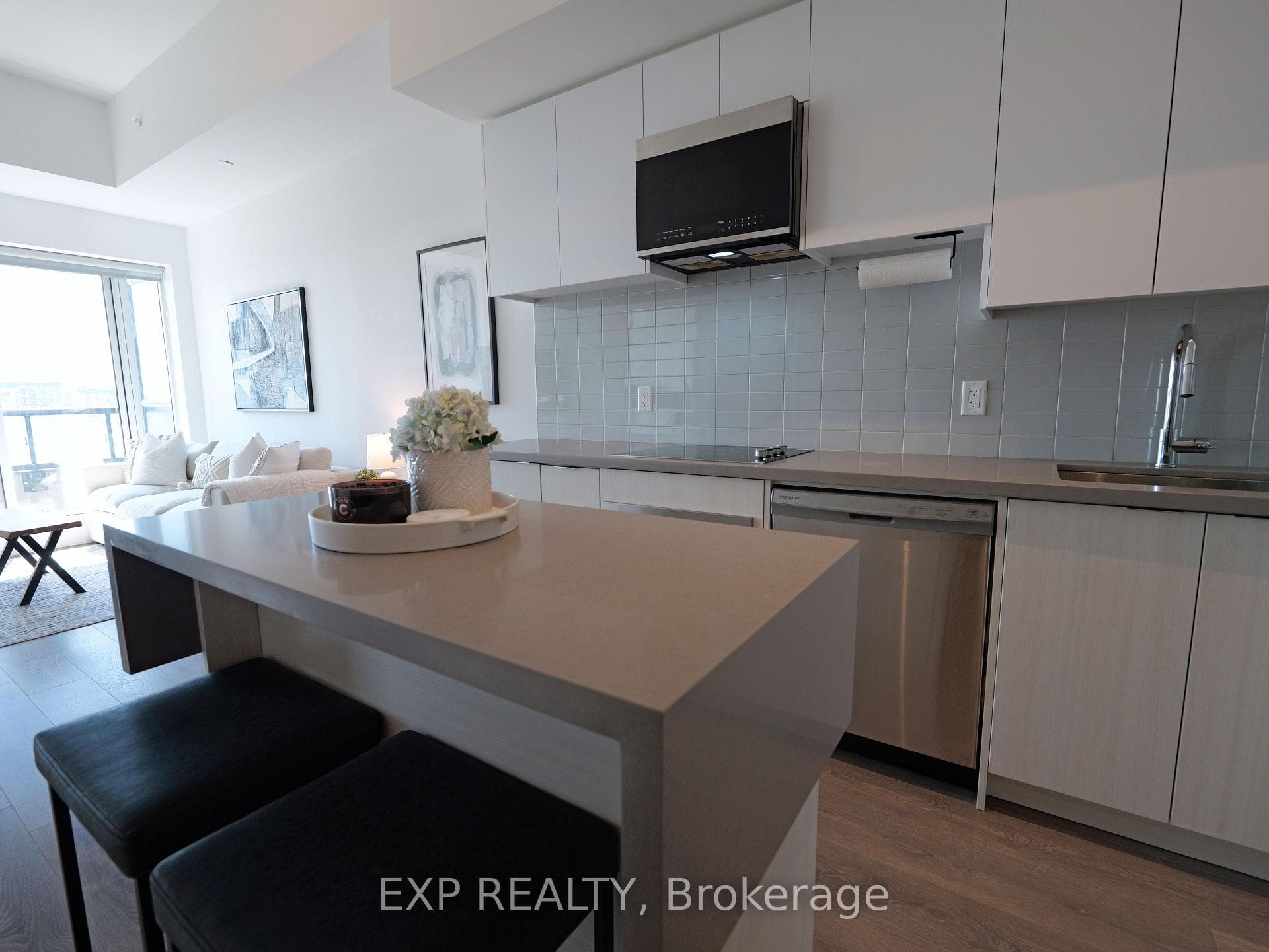 2481 Taunton Road Unit 401 - Condo photo 3 of 23 in Oakville, Ontario