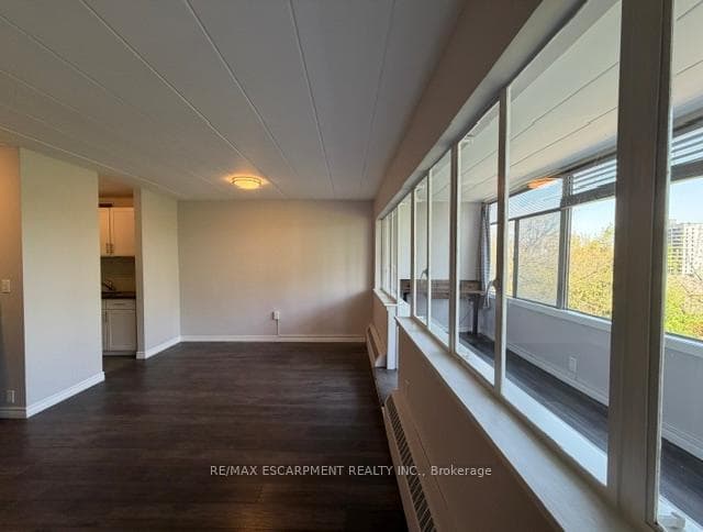 107 St. Joseph's Drive Unit 404 - Condo photo 8 of 29 in Hamilton, Ontario