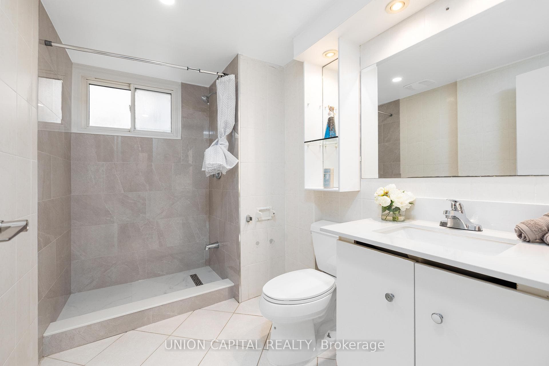 34 Lisburn Crescent - Detached photo 10 of 21 in Hillcrest Village / Bayview Village, Ontario