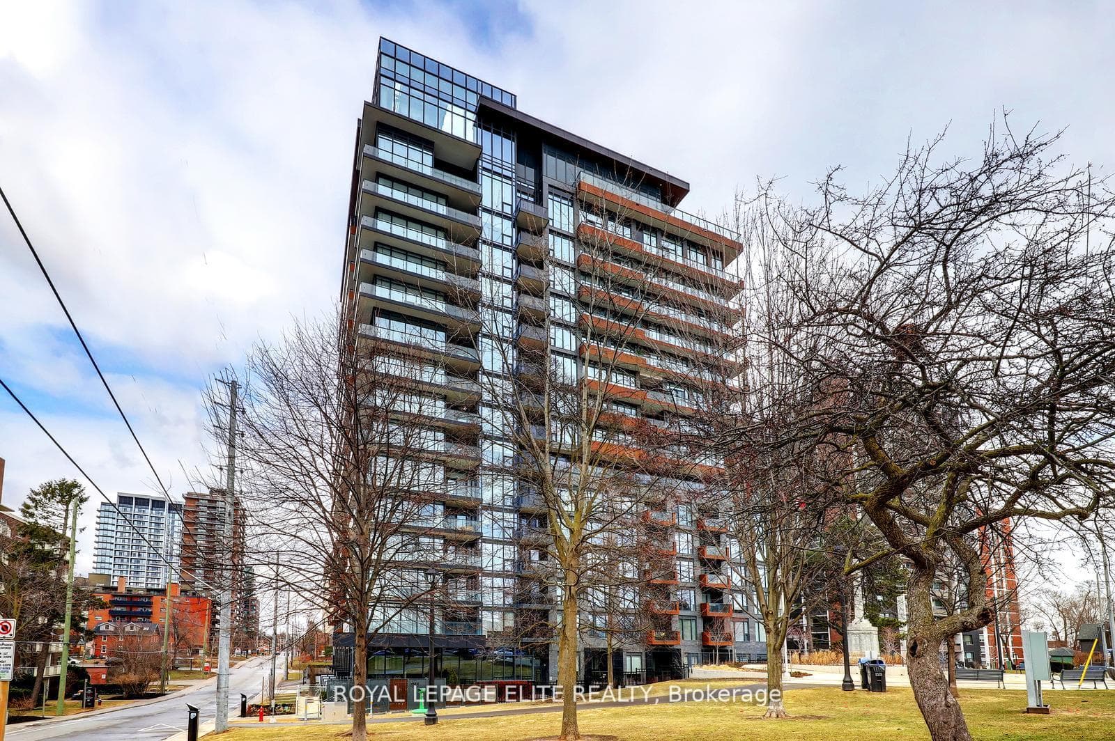 21 Park Street Unit 318 - Condo photo 1 of 27 in Mississauga, Ontario