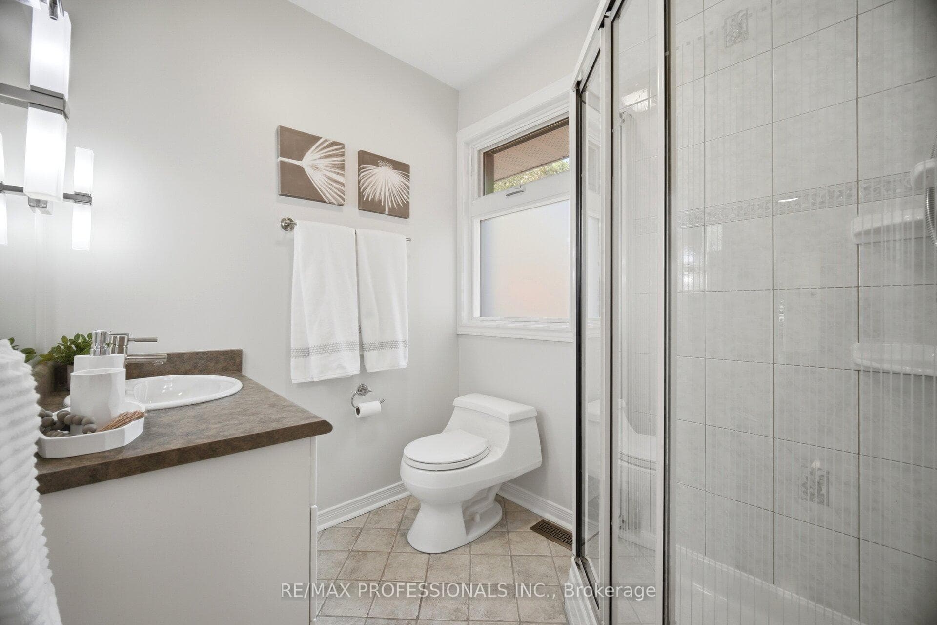 10 Cosway Court - Detached photo 18 of 46 in Etobicoke (Islington / Rexdale), Ontario