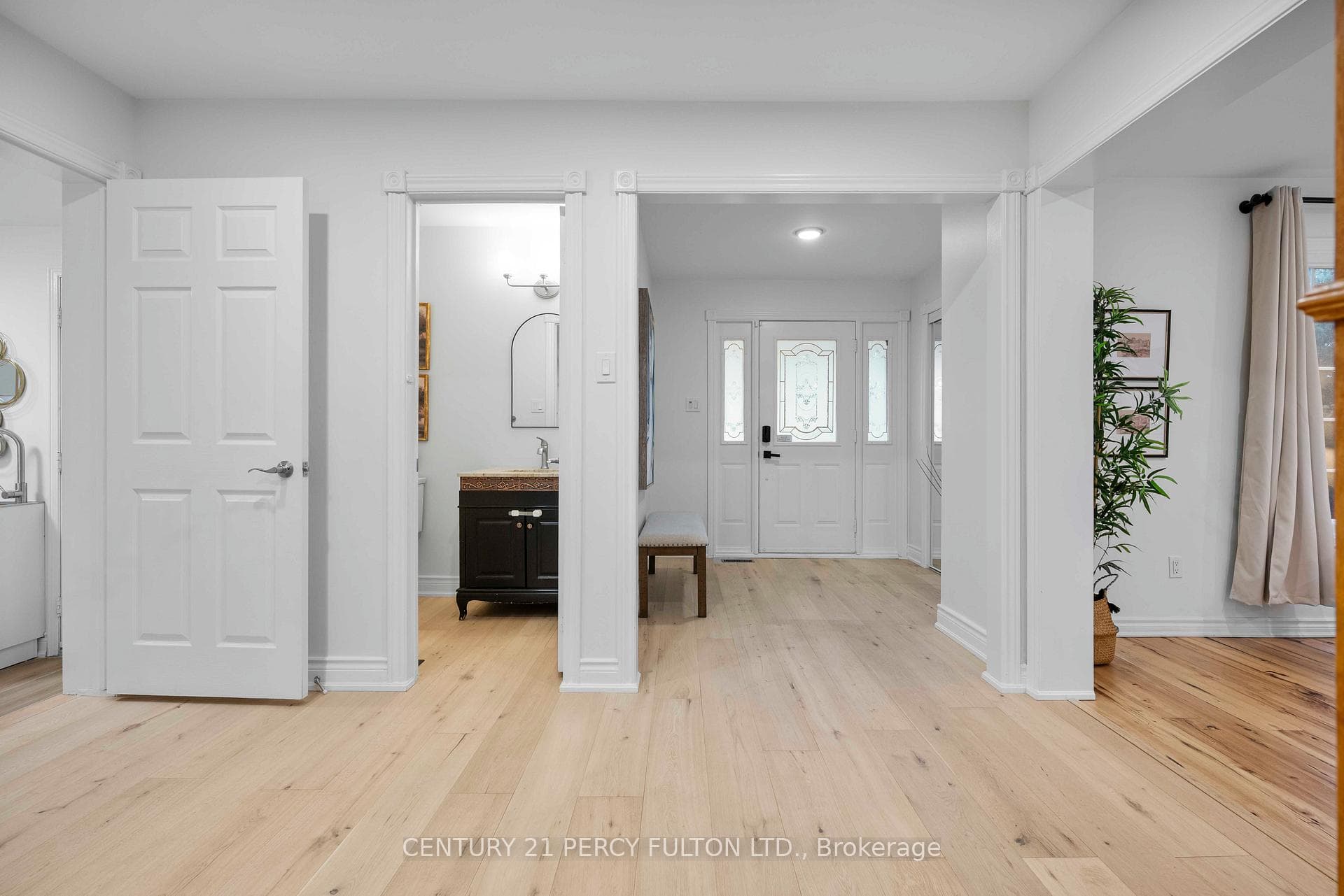 5393 Glen Erin Drive - Detached photo 3 of 48 in Mississauga, Ontario