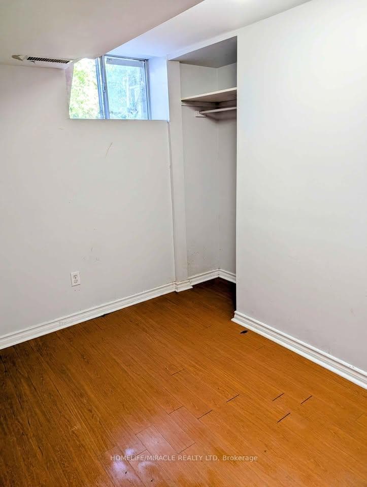 66 Fairglen Avenue - Semi-Detached photo 31 of 35 in Brampton, Ontario