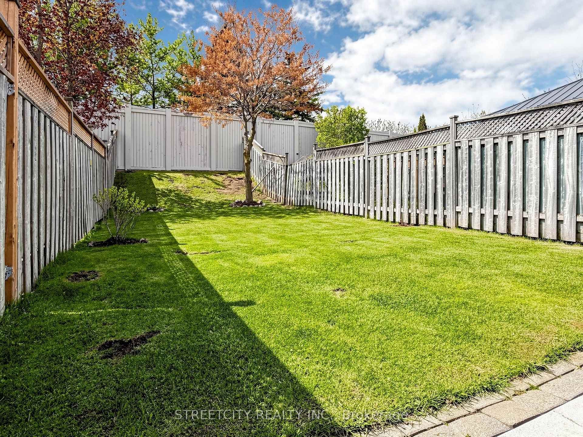 78 Waterbury Street - Townhouse photo 49 of 50 in Caledon, Ontario