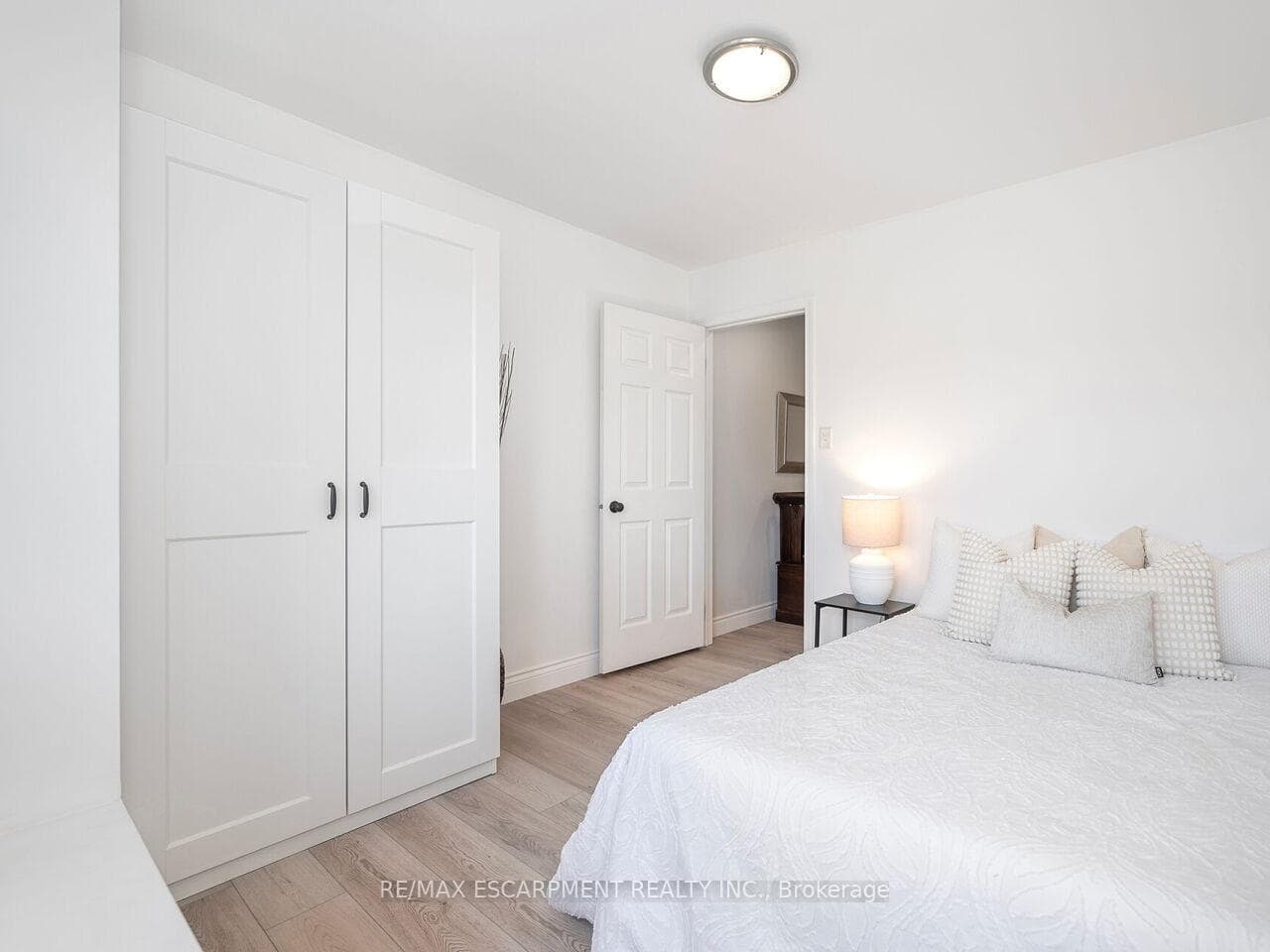 2448 Wooden Hill Circle - Townhouse photo 32 of 50 in Oakville, Ontario
