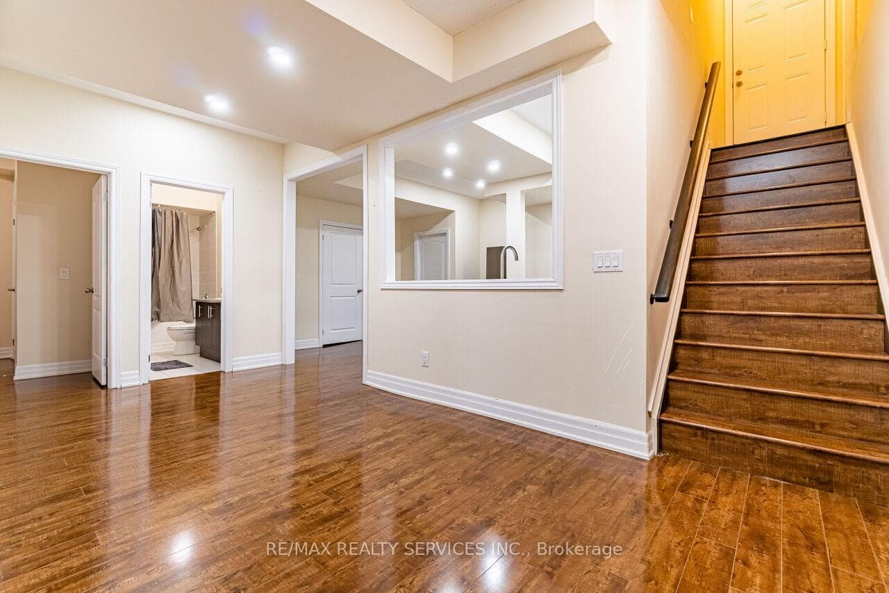 128 Rising Hill Ridge - Detached photo 3 of 18 in Brampton, Ontario