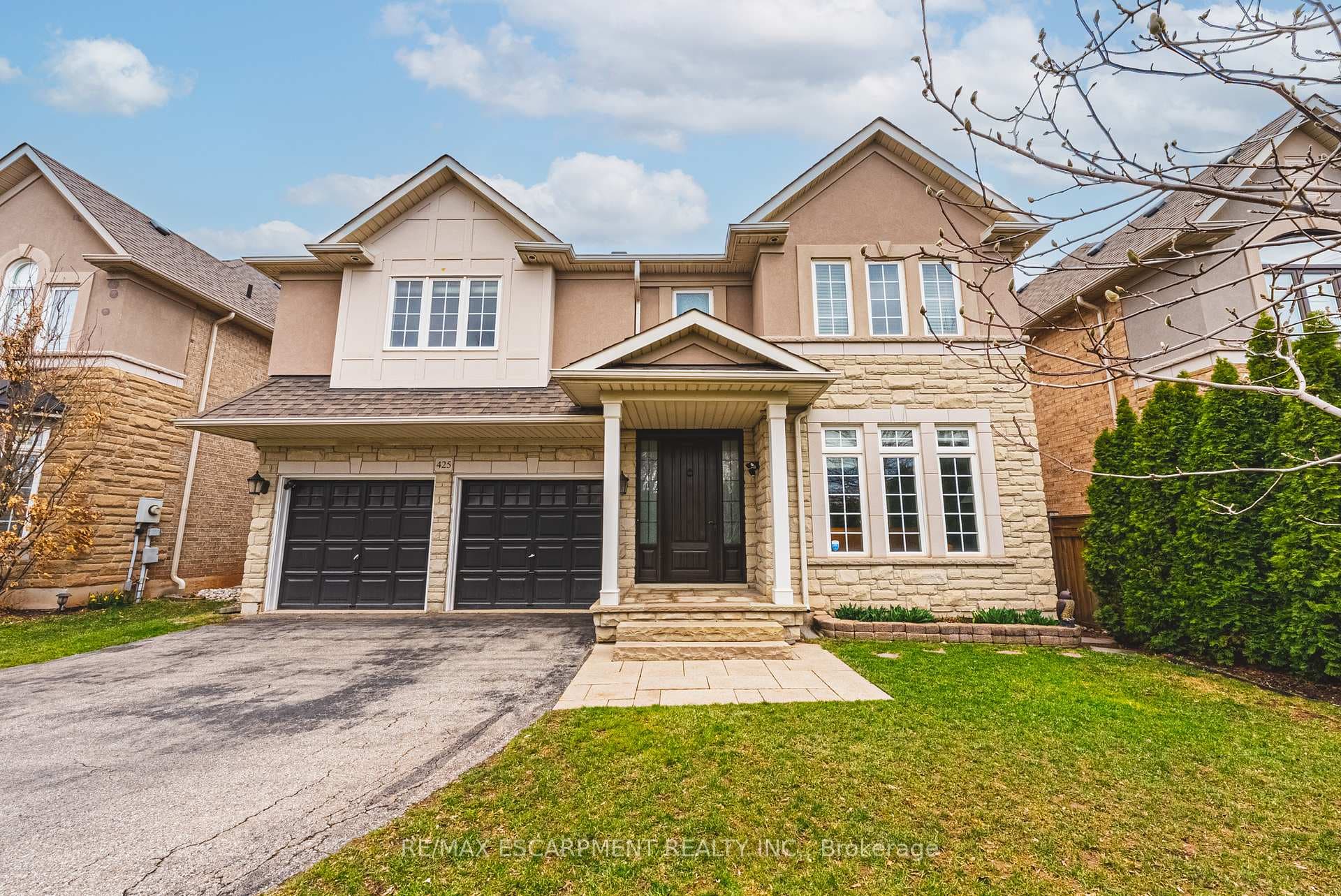 425 Burloak Drive - Detached for sale in Old Oakville, Ontario