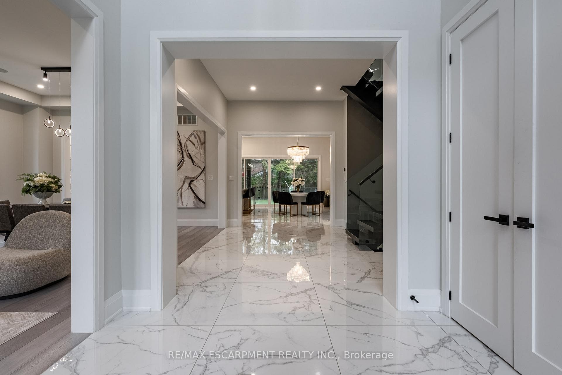 2110 Stonehouse Crescent - Detached photo 7 of 50 in Mississauga, Ontario