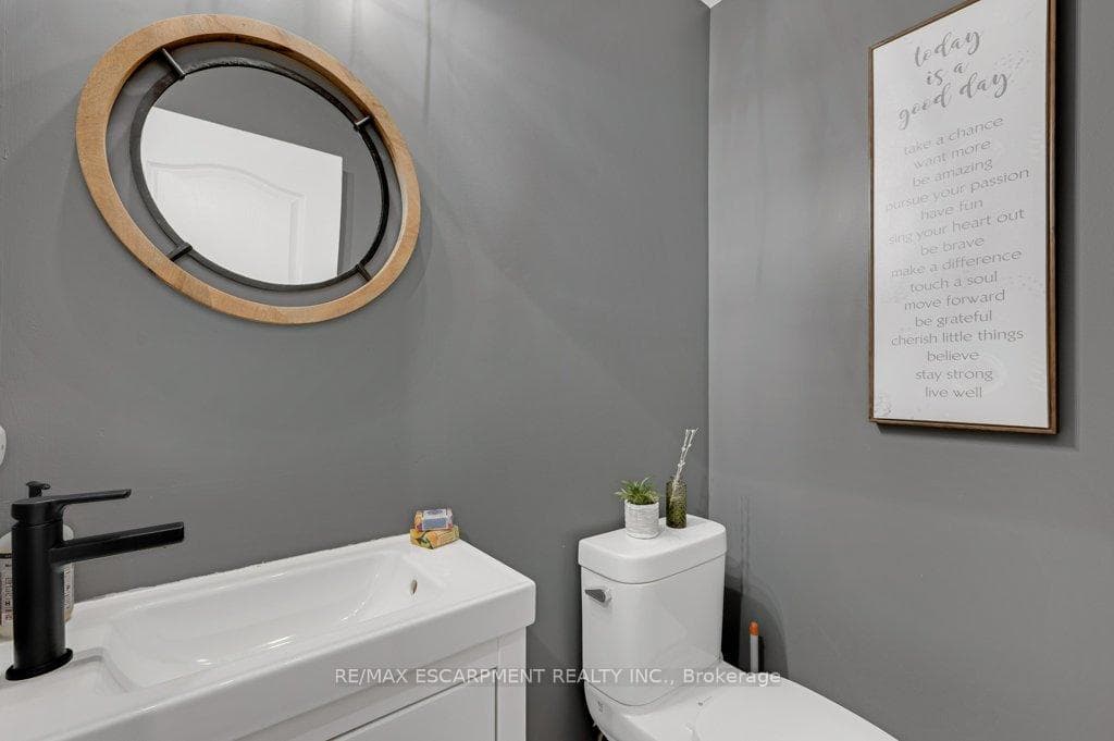 1360 Ashwood Terrace - Detached photo 11 of 39 in Oakville, Ontario