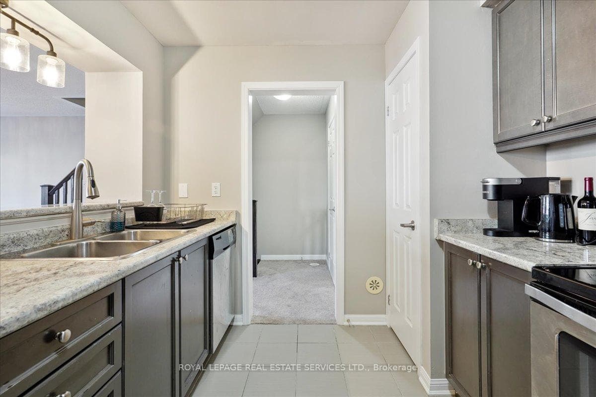 222 Septimus Heights - Townhouse photo 9 of 30 in Milton, Ontario