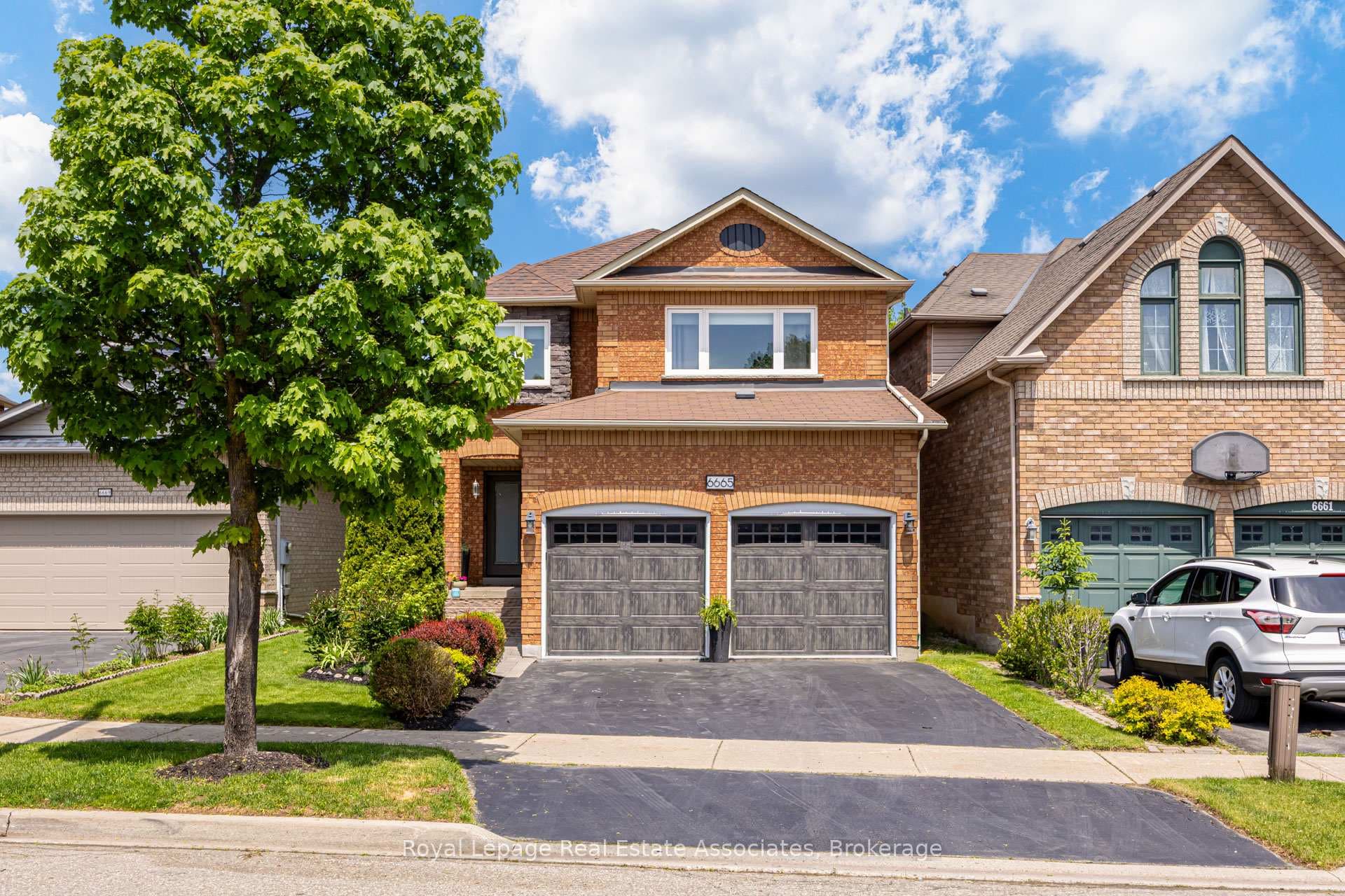 6665 Meteor Court - Detached photo 1 of 39 in Mississauga, Ontario