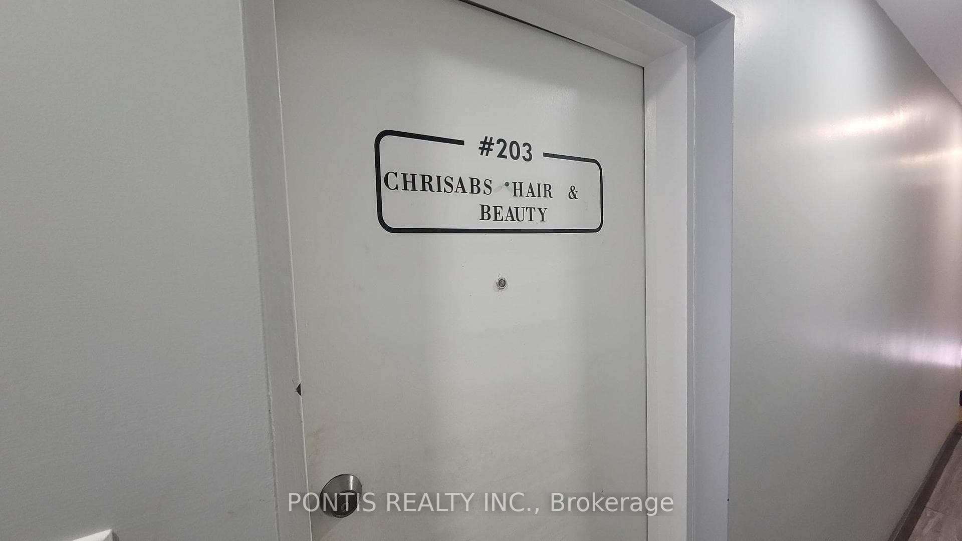 1728 LAKESHORE Road - Commercial photo 7 of 10 in Mississauga, Ontario