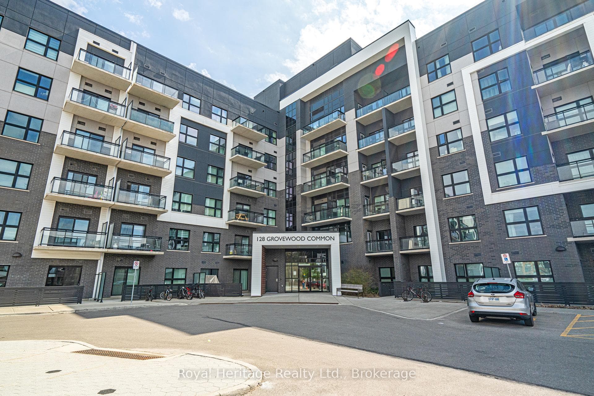 128 Grovewood Common Unit 319 - Condo photo 1 of 38 in Oakville, Ontario