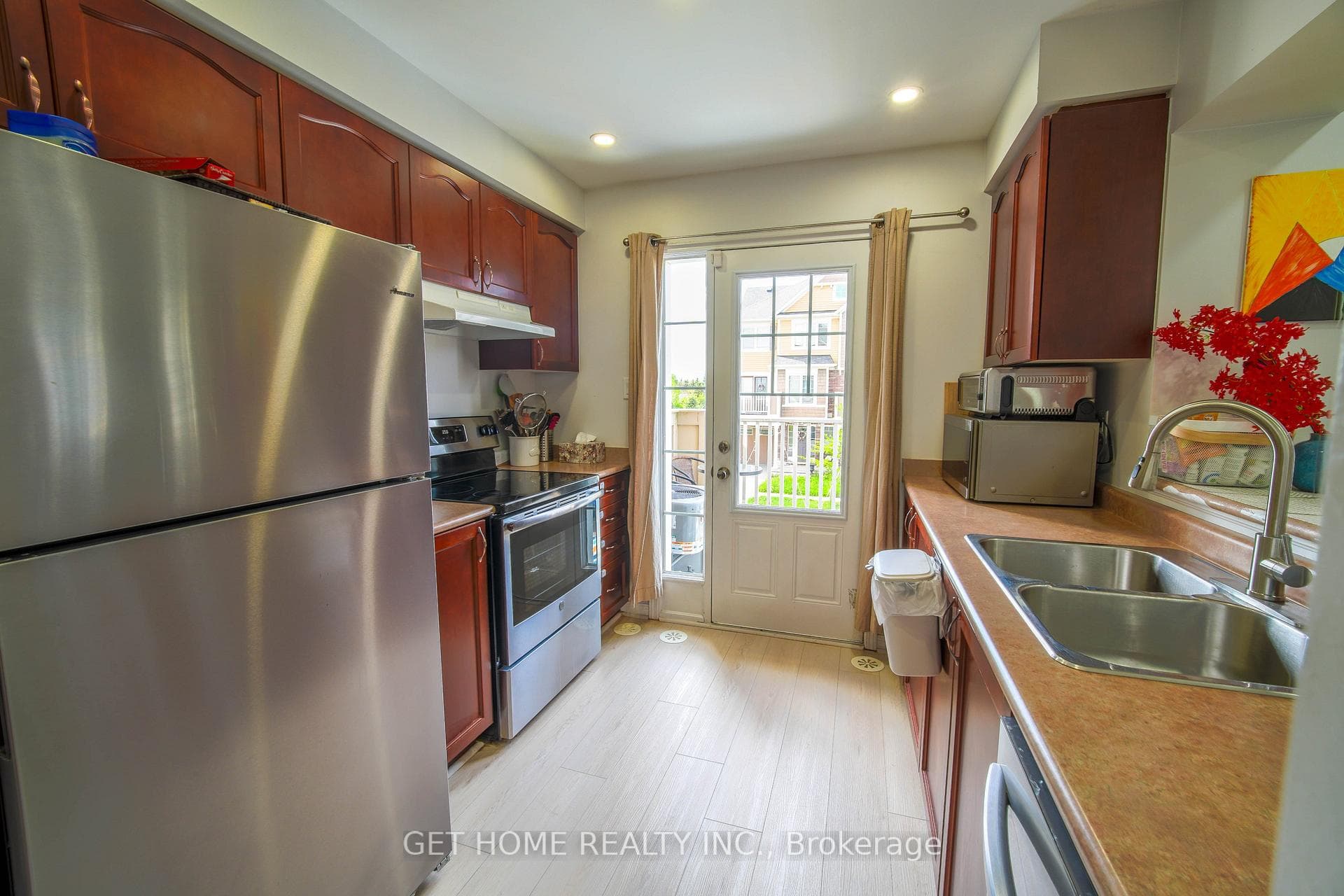 38 Suitor Court - Townhouse photo 7 of 20 in Milton, Ontario