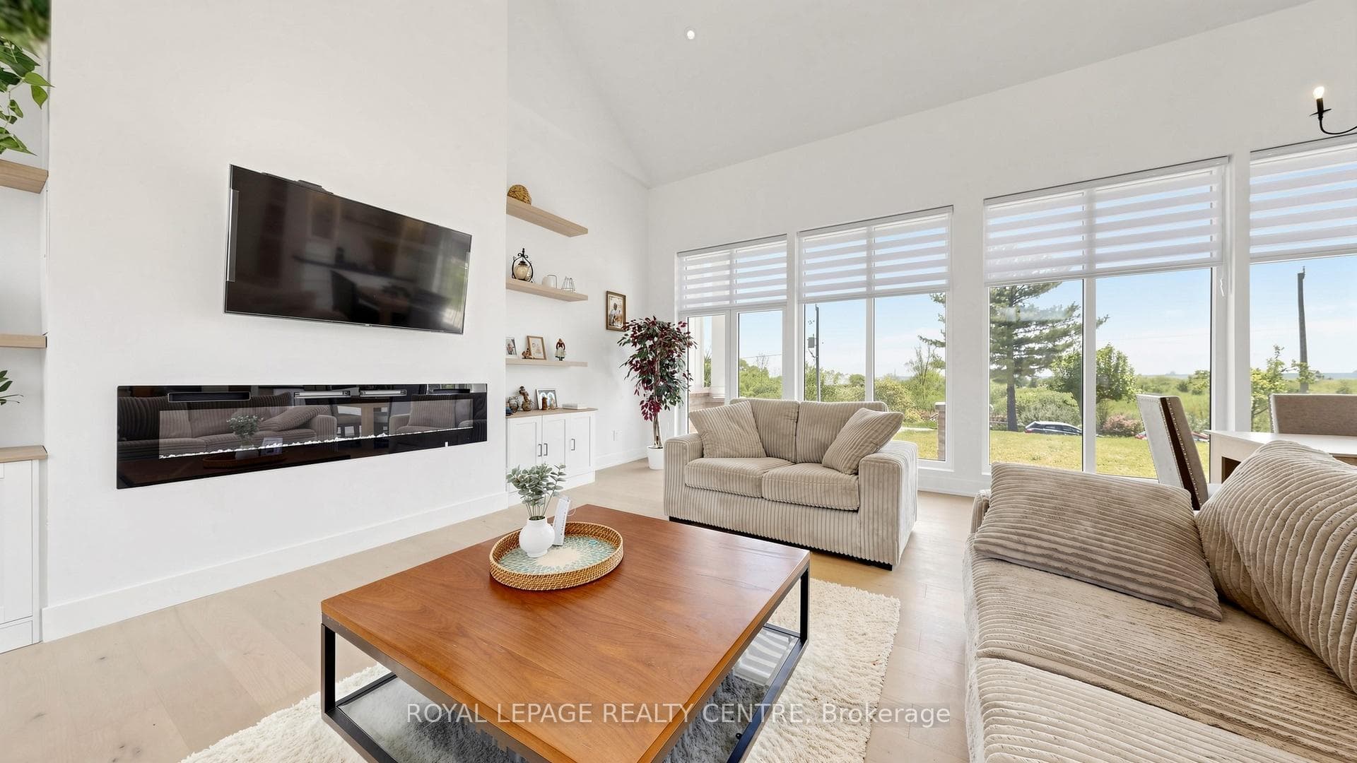 521 Old York Road - Detached photo 5 of 49 in Burlington, Ontario