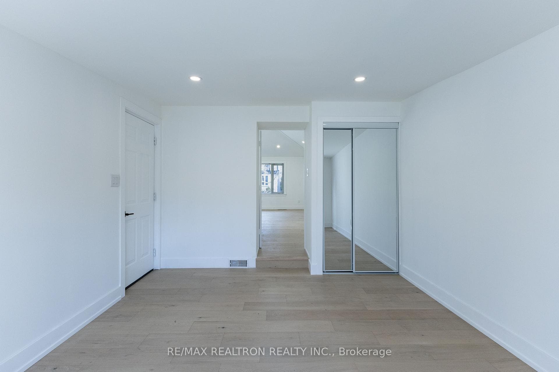 1480 Kenmuir Avenue - Detached photo 17 of 50 in Mississauga, Ontario