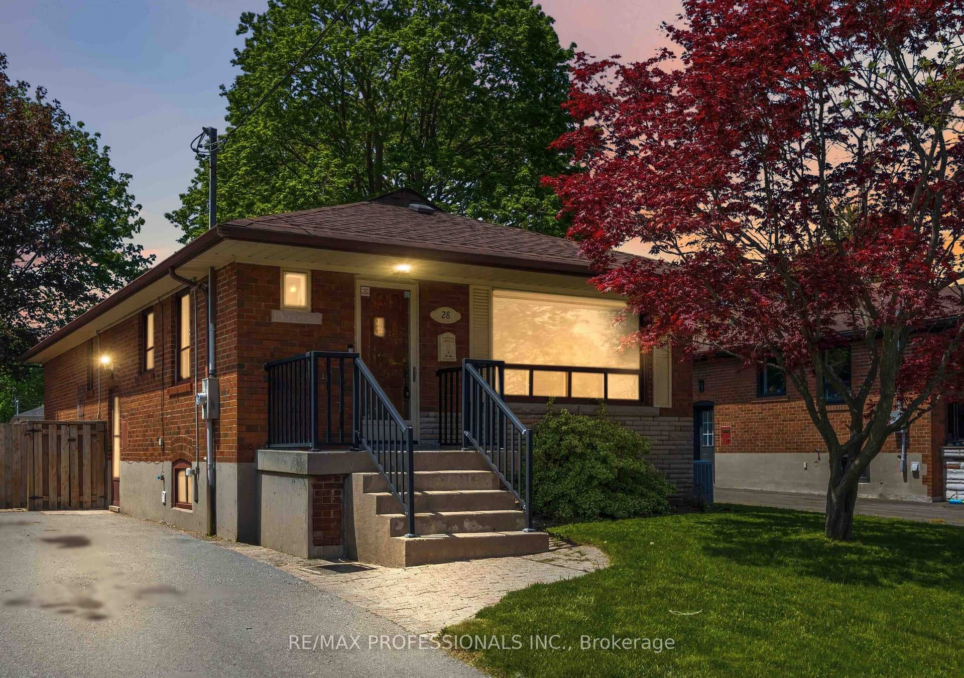 28 Chandler Drive - home for sale in West Hill / Highland Creek, Ontario