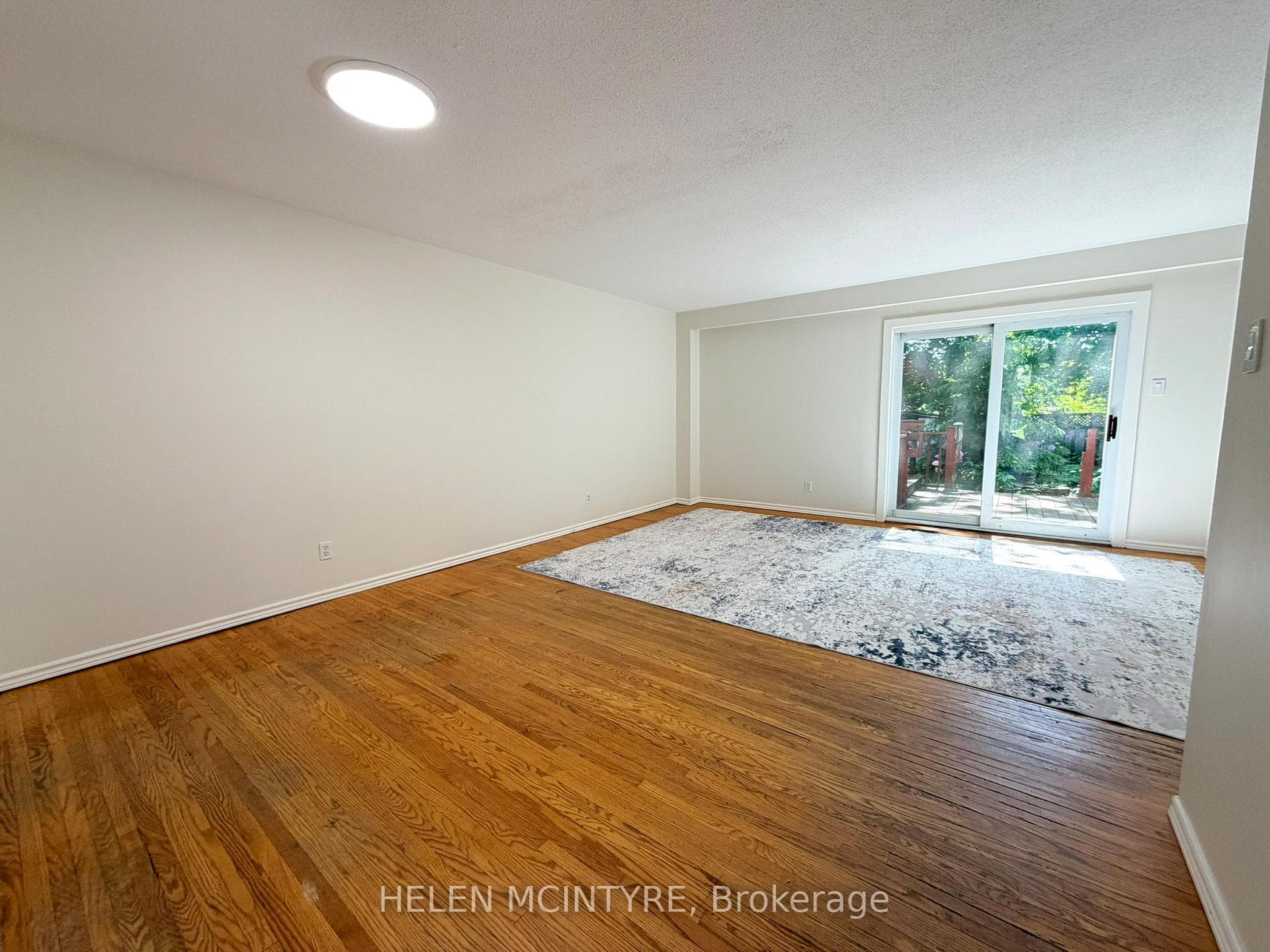 140 Ripley Court Unit 4 - Townhouse photo 3 of 47 in Oakville, Ontario