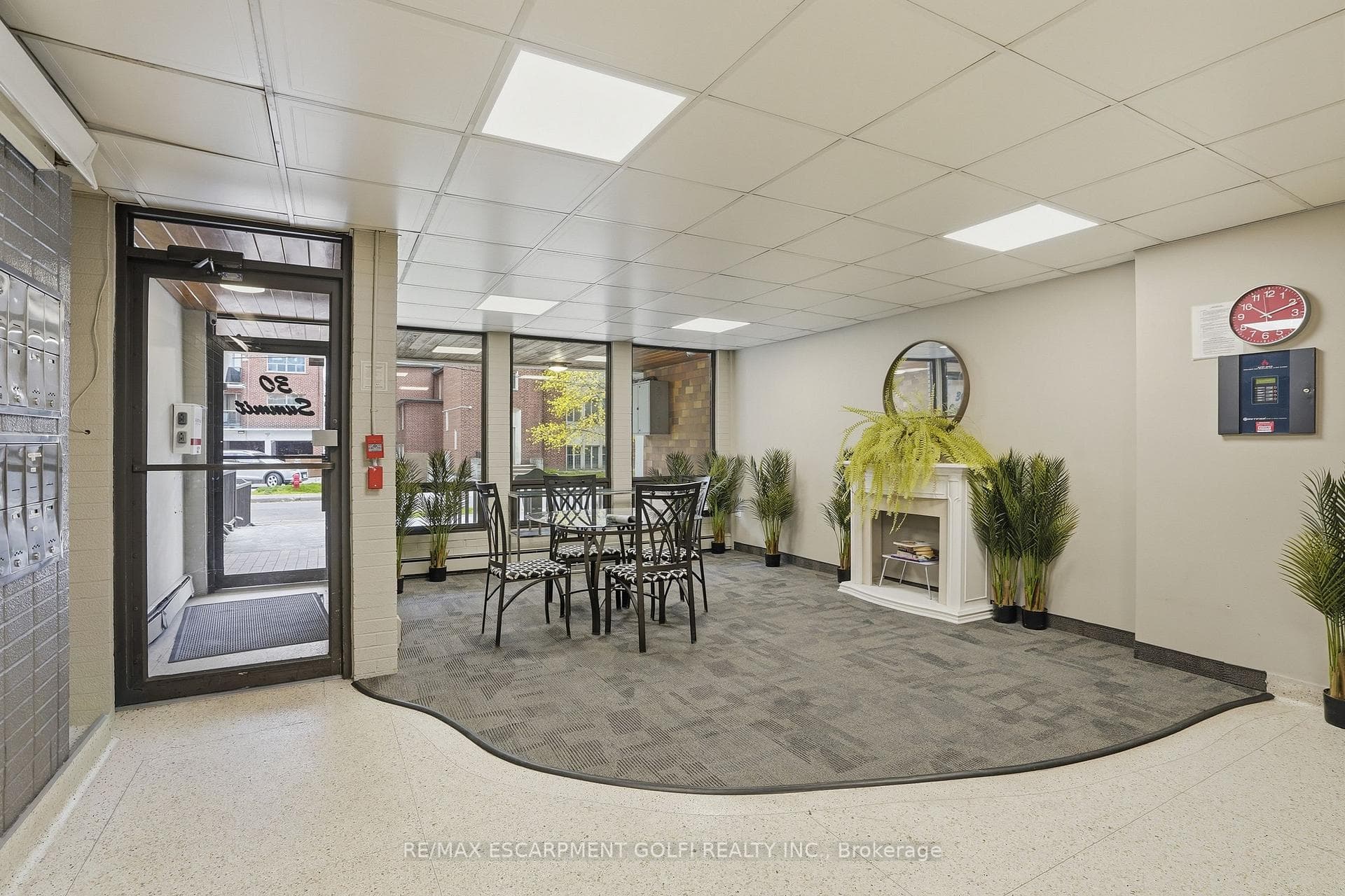 30 Summit Avenue Unit 303 - Condo photo 4 of 28 in Hamilton, Ontario