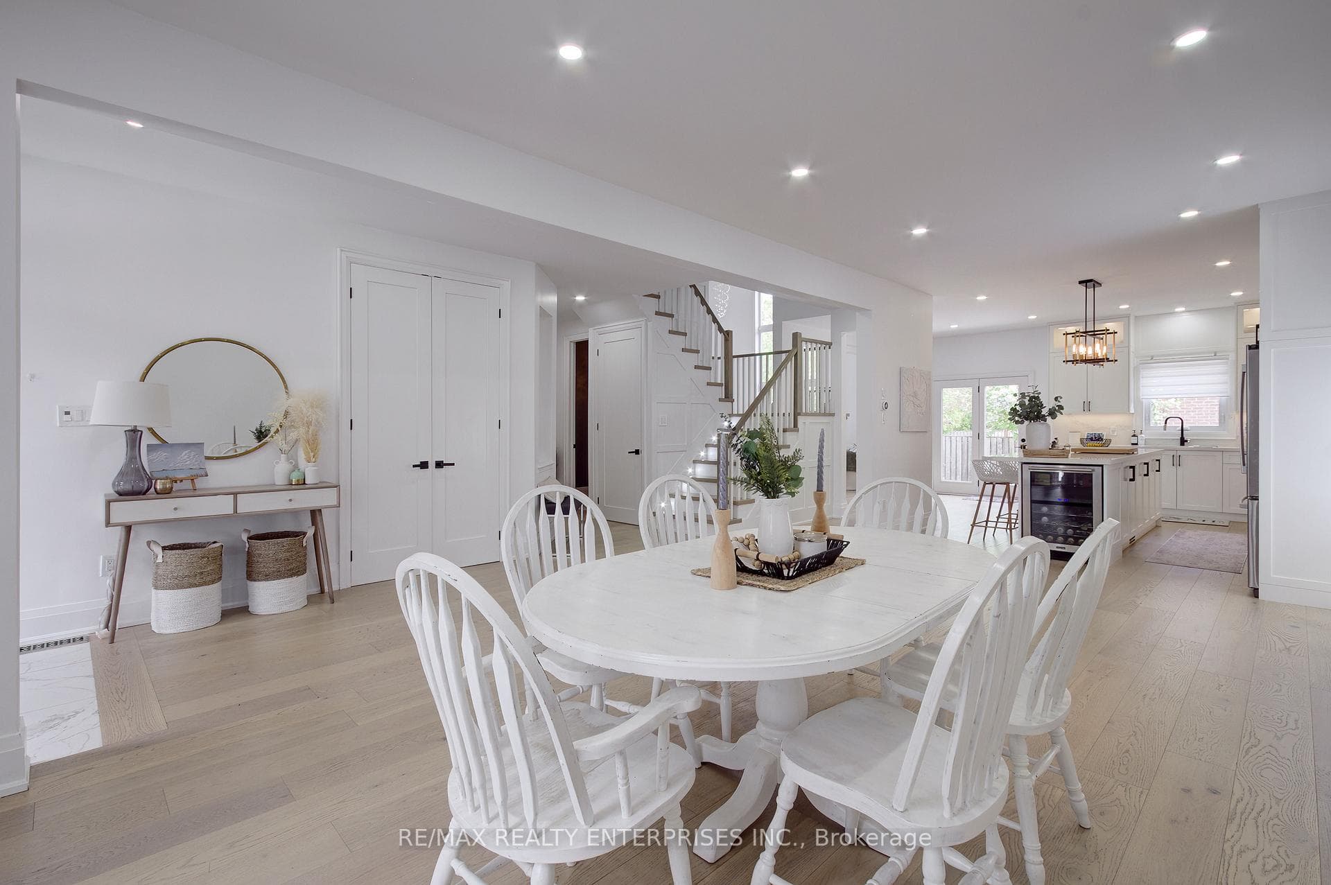 193 Teddington Place - Detached photo 10 of 50 in Burlington, Ontario