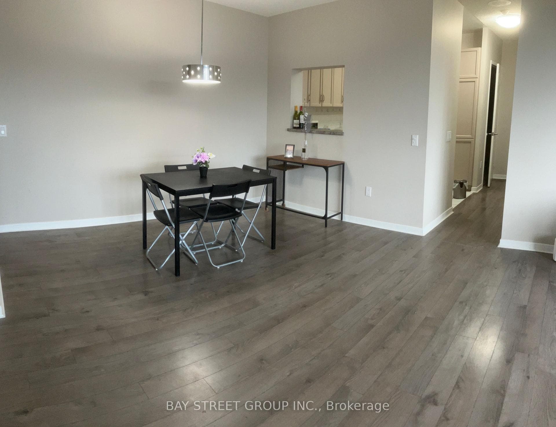 284 Bloor Street Unit 902 - Condo photo 3 of 27 in Annex / Yorkville / Summerhill, Ontario