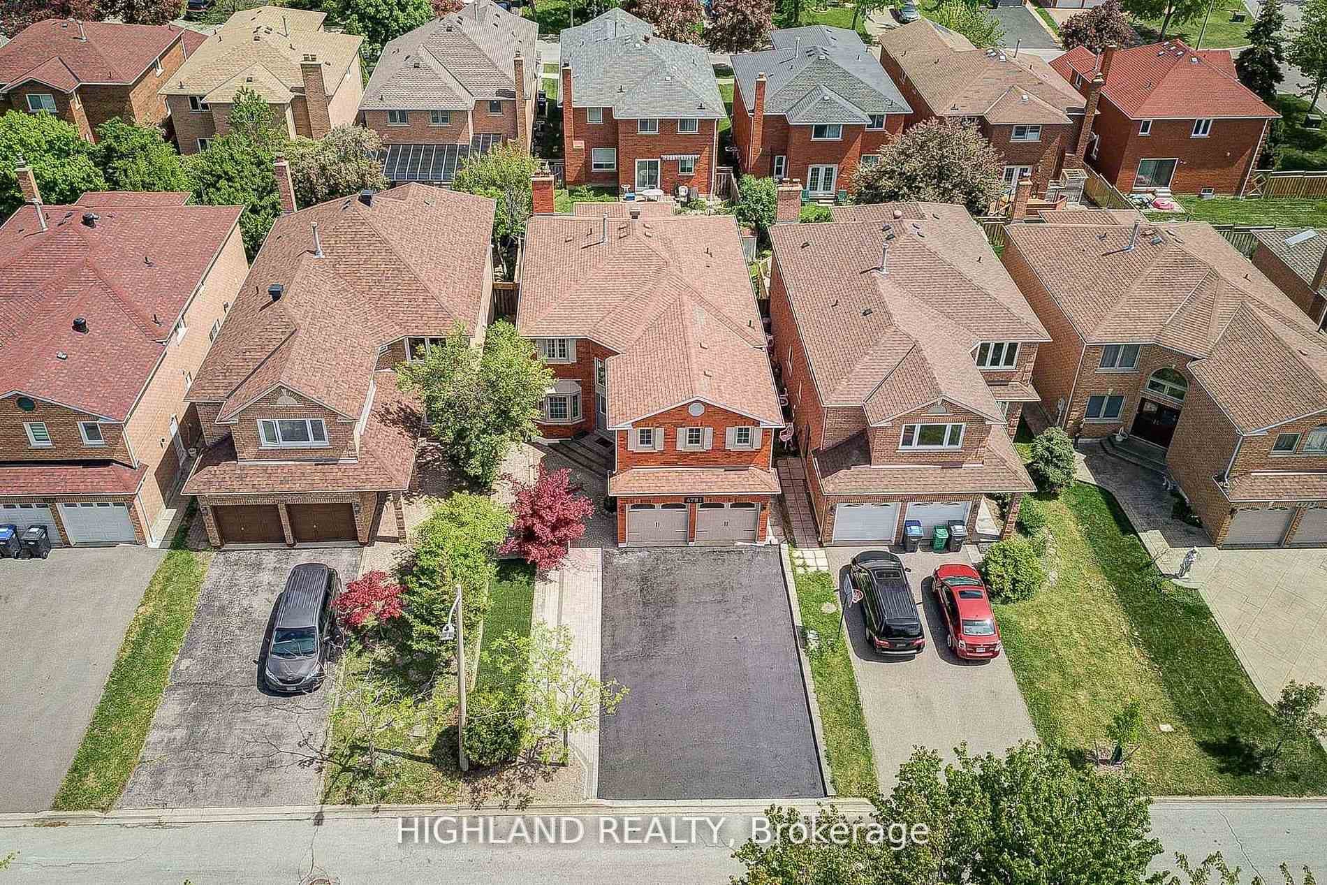 4781 Crystal Rose Drive - Detached photo 5 of 27 in Mississauga, Ontario