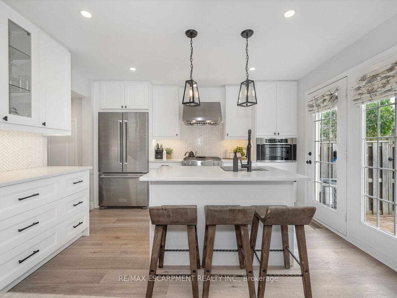 2448 Wooden Hill Circle - Townhouse photo 13 of 50 in Oakville, Ontario