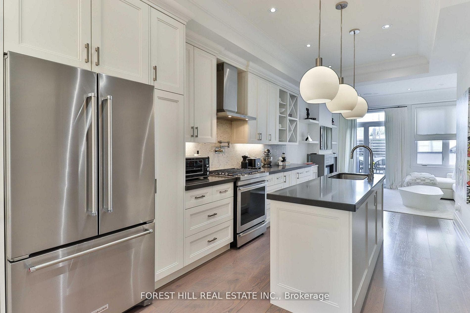 51B Burnaby Boulevard - Townhouse photo 9 of 31 in Forest Hill / Deer Park, Ontario