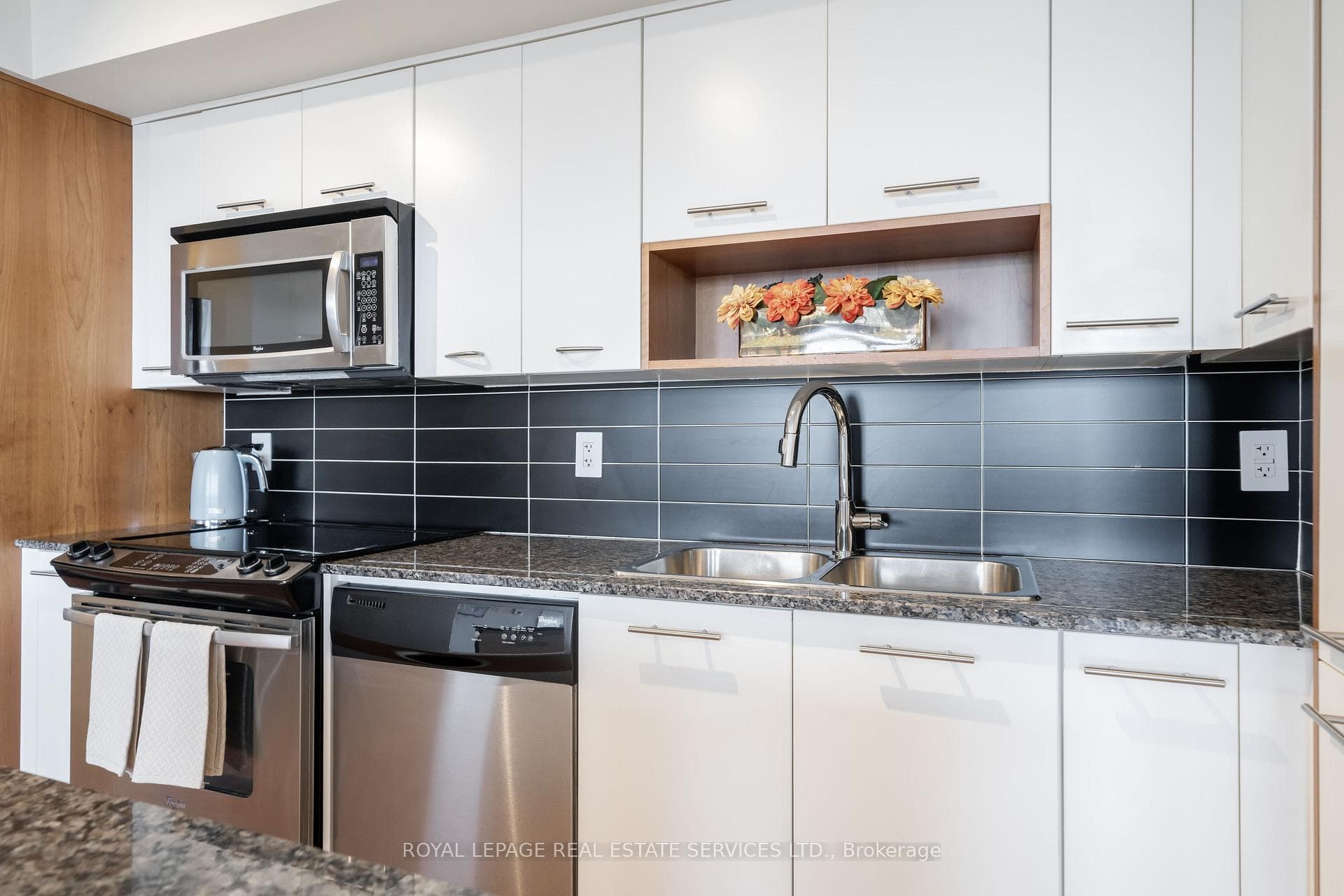 1 Valhalla Inn Road Unit 607 - Condo photo 5 of 47 in Etobicoke (Islington / Rexdale), Ontario