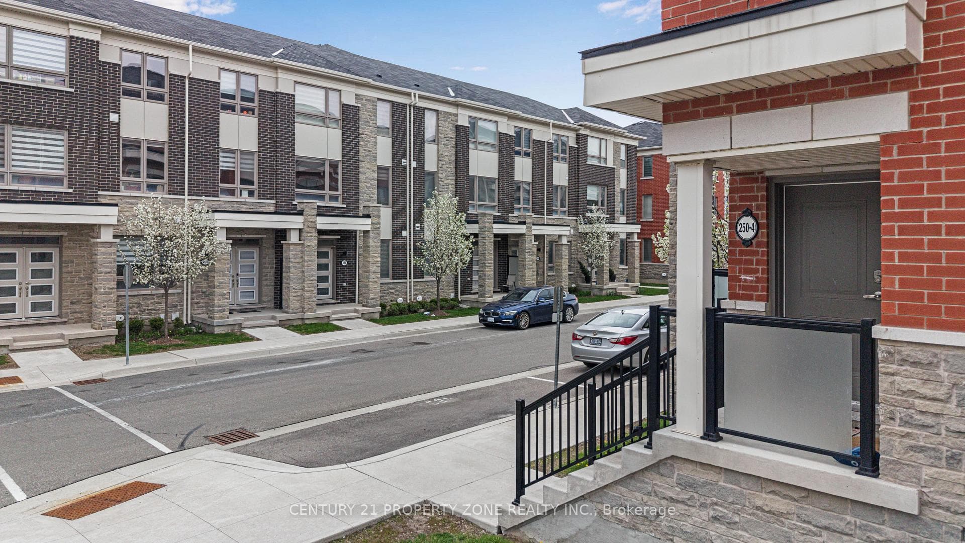 250 Lagerfeld Drive Unit 4 - Condo photo 2 of 18 in Brampton, Ontario