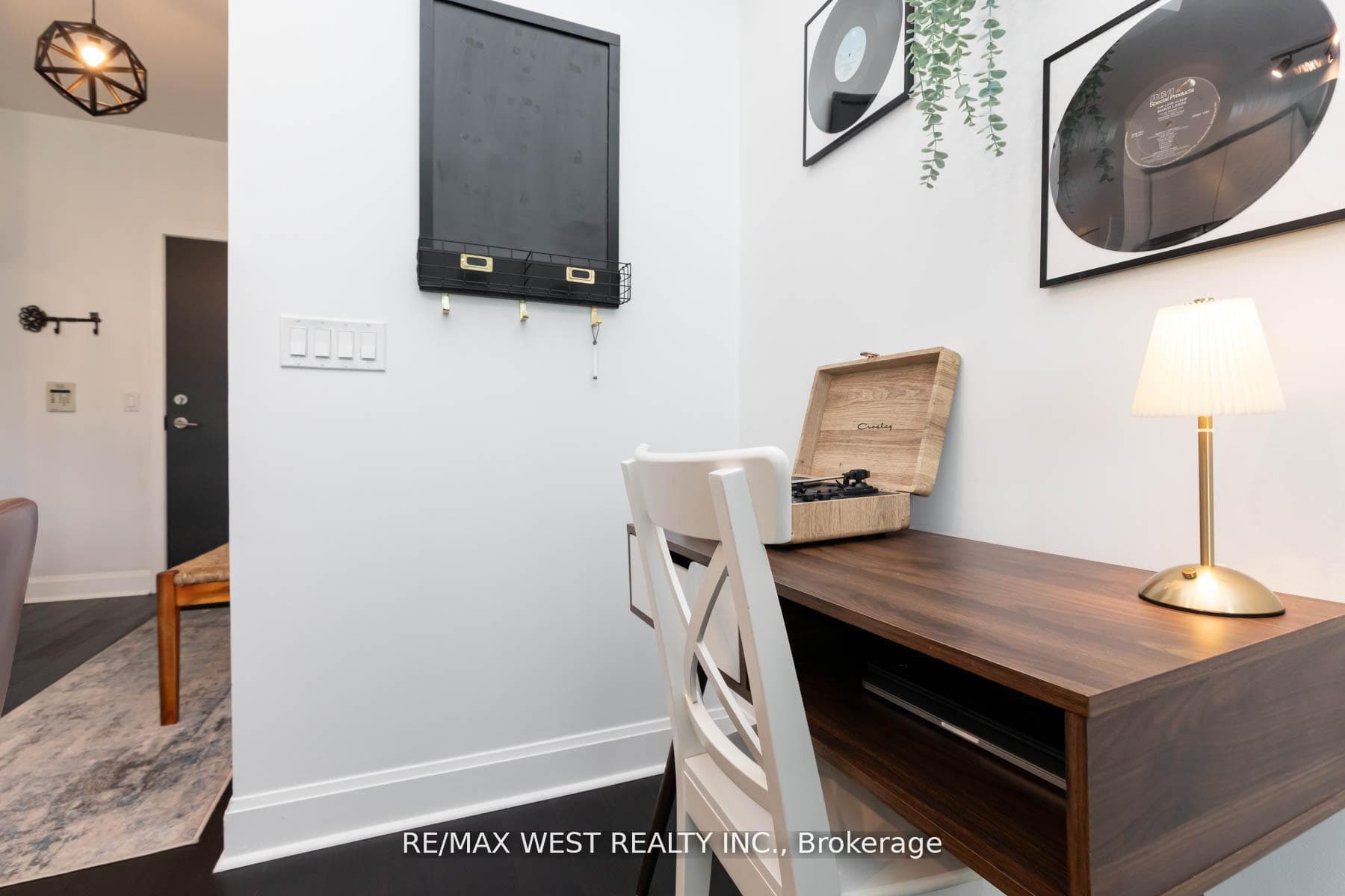 33 Shore Breeze Drive Unit 802 - Condo photo 16 of 38 in Liberty Village / Parkdale / South Parkdale, Ontario