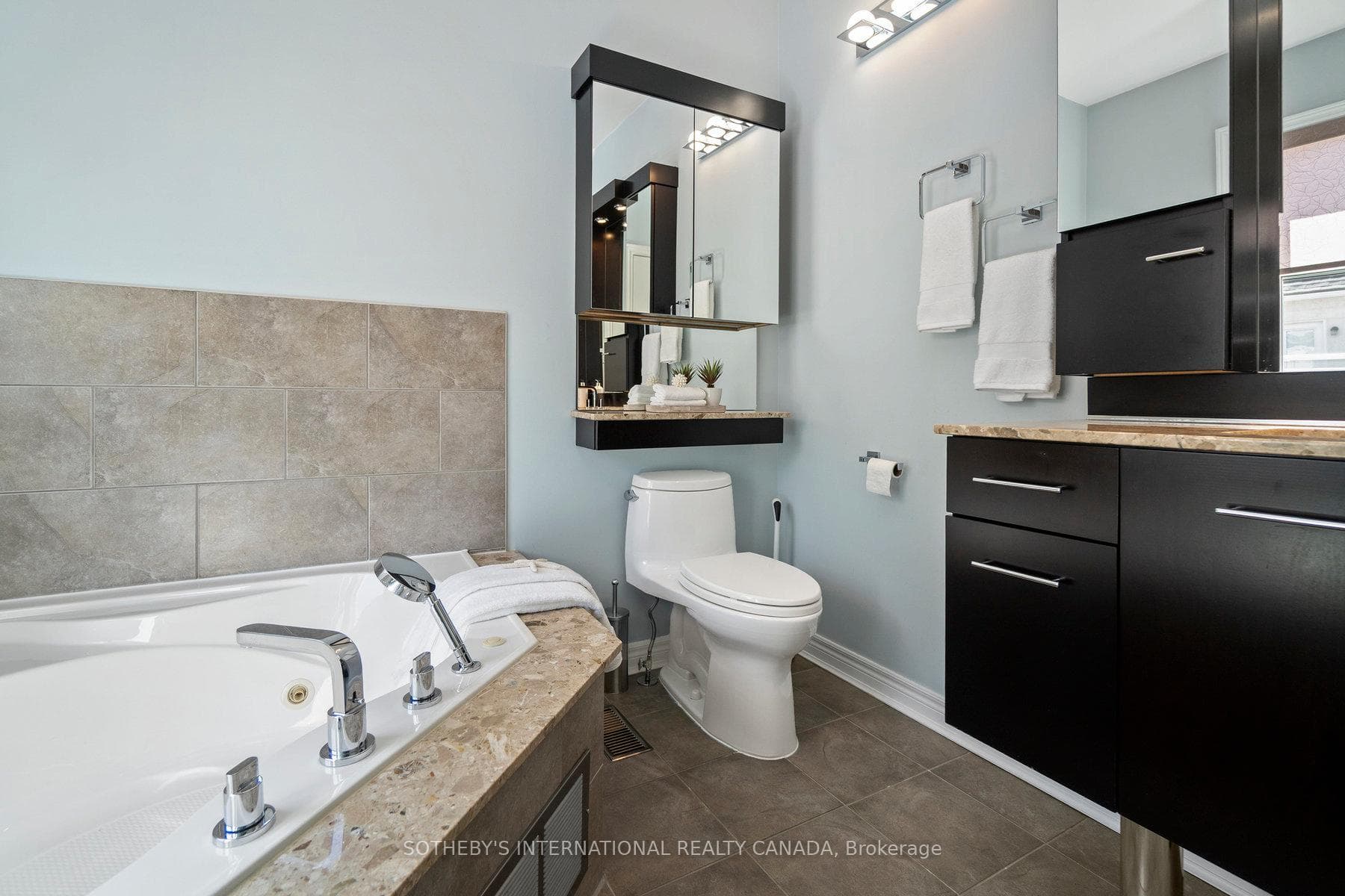 30 Michael Power Place - Condo photo 41 of 49 in Etobicoke (Islington / Rexdale), Ontario