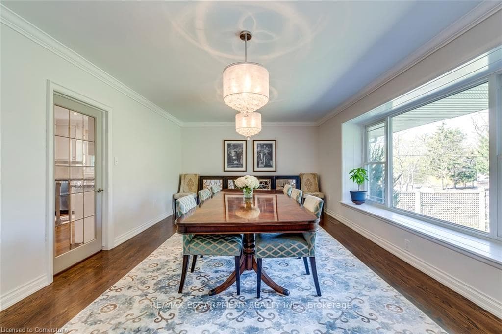 4306 Lakeshore Road - Detached photo 7 of 47 in Burlington, Ontario