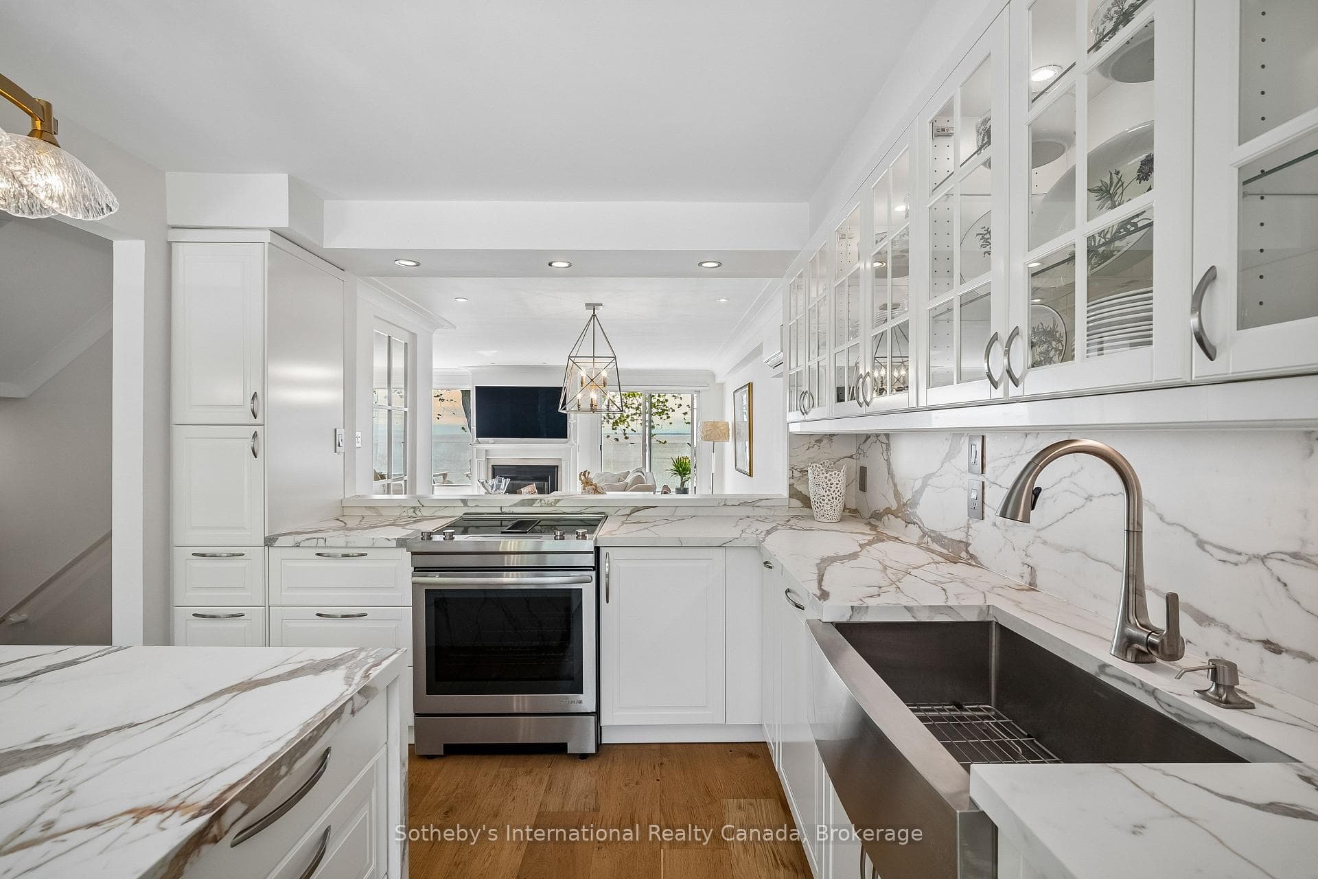 2066 Water's Edge Drive - Townhouse photo 15 of 48 in Oakville, Ontario