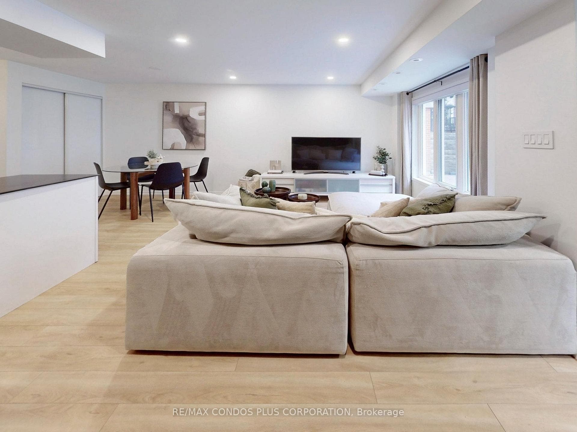 29 Florence Wyle Lane Unit 38 - Condo photo 10 of 43 in Riverdale / Leslieville, Ontario