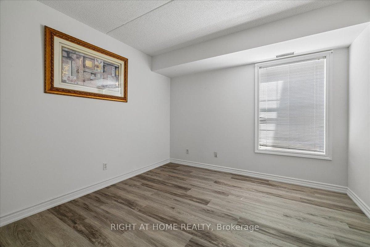 1451 Walker's Line Unit Unit # 312 - Condo photo 38 of 47 in Burlington, Ontario