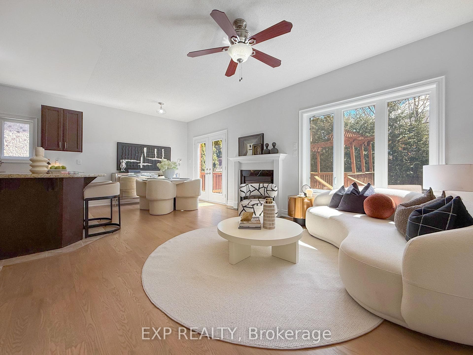 1082 Bob Scott Court - home for sale in Newmarket, Ontario