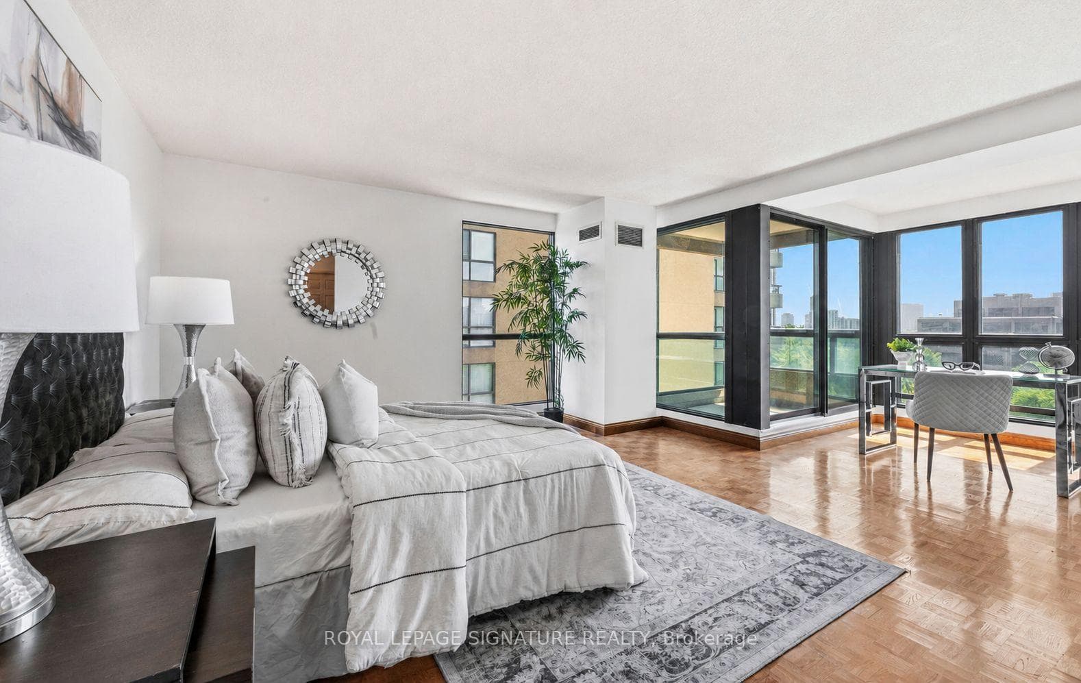 3 Concorde Place Unit 805 - Condo photo 12 of 36 in Don Mills / Parkwoods / Victoria Village, Ontario