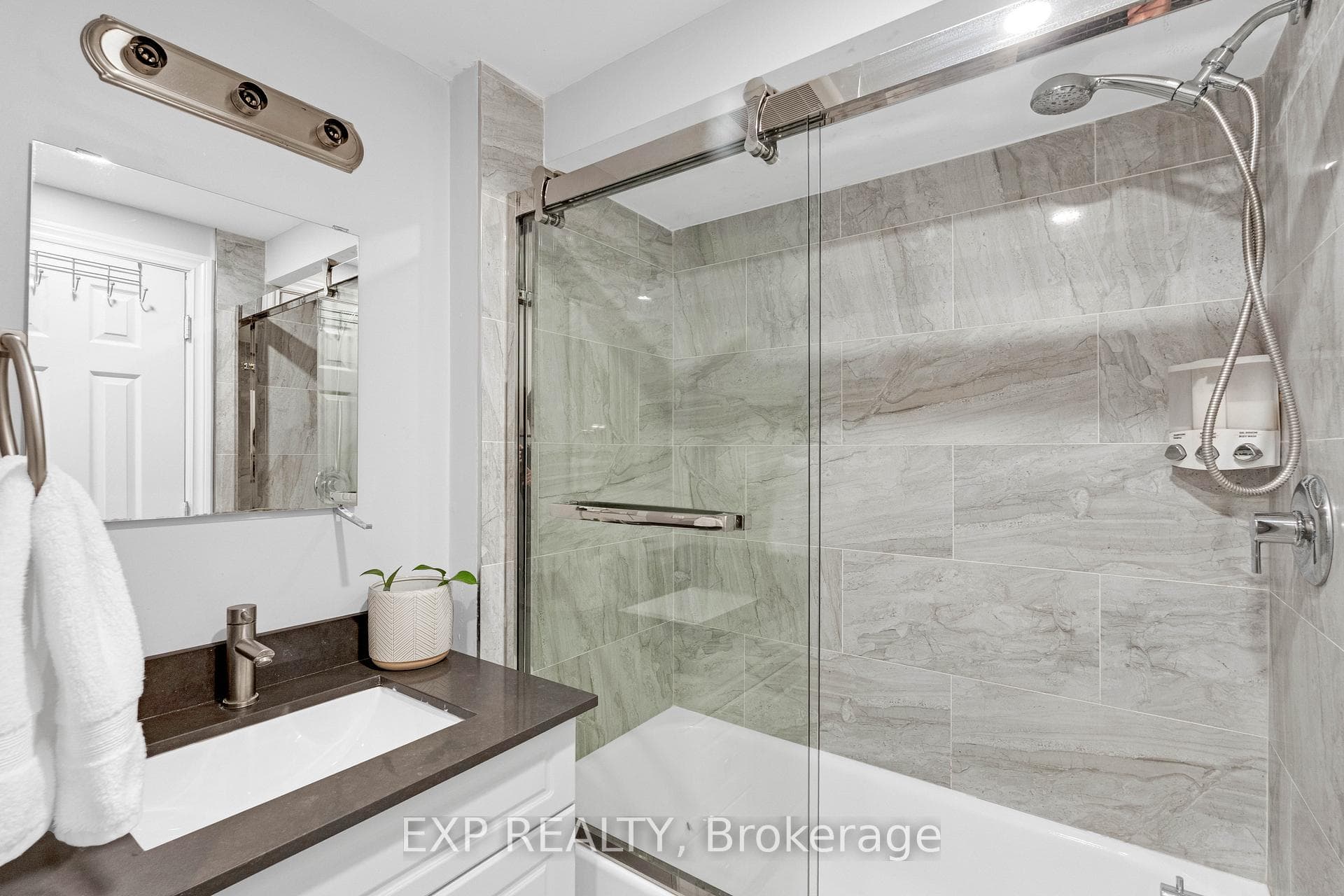 3460 Cawthra Road - Detached photo 20 of 49 in Mississauga, Ontario