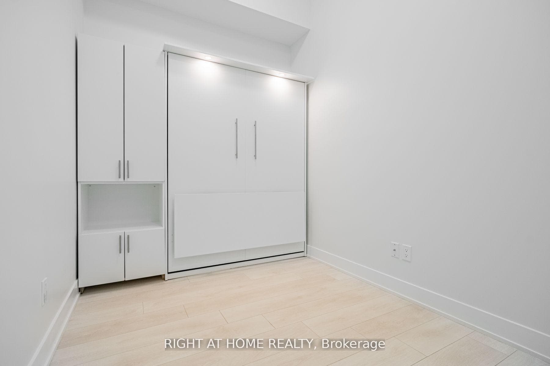 2485 Taunton Road Unit 451 - Condo photo 8 of 27 in Oakville, Ontario