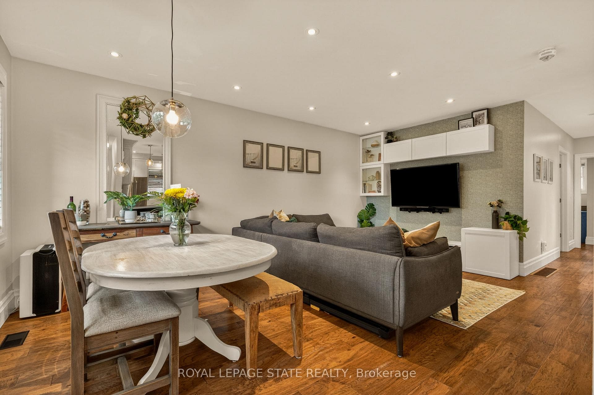 1396 Niels Avenue - Detached photo 11 of 50 in Burlington, Ontario