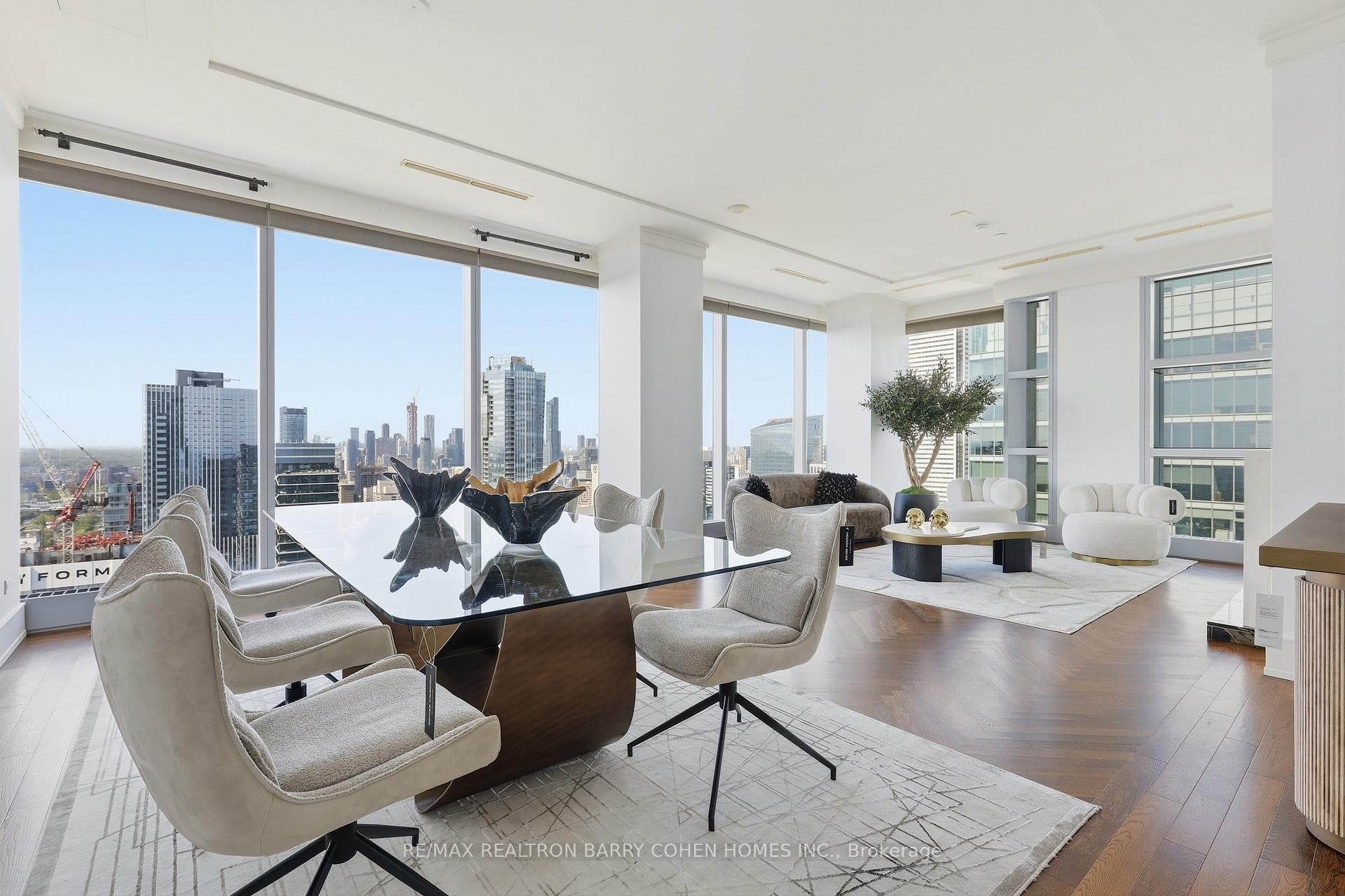 183 Wellington Street Unit 4502 - Condo photo 4 of 34 in Downtown Toronto / Waterfront, Ontario