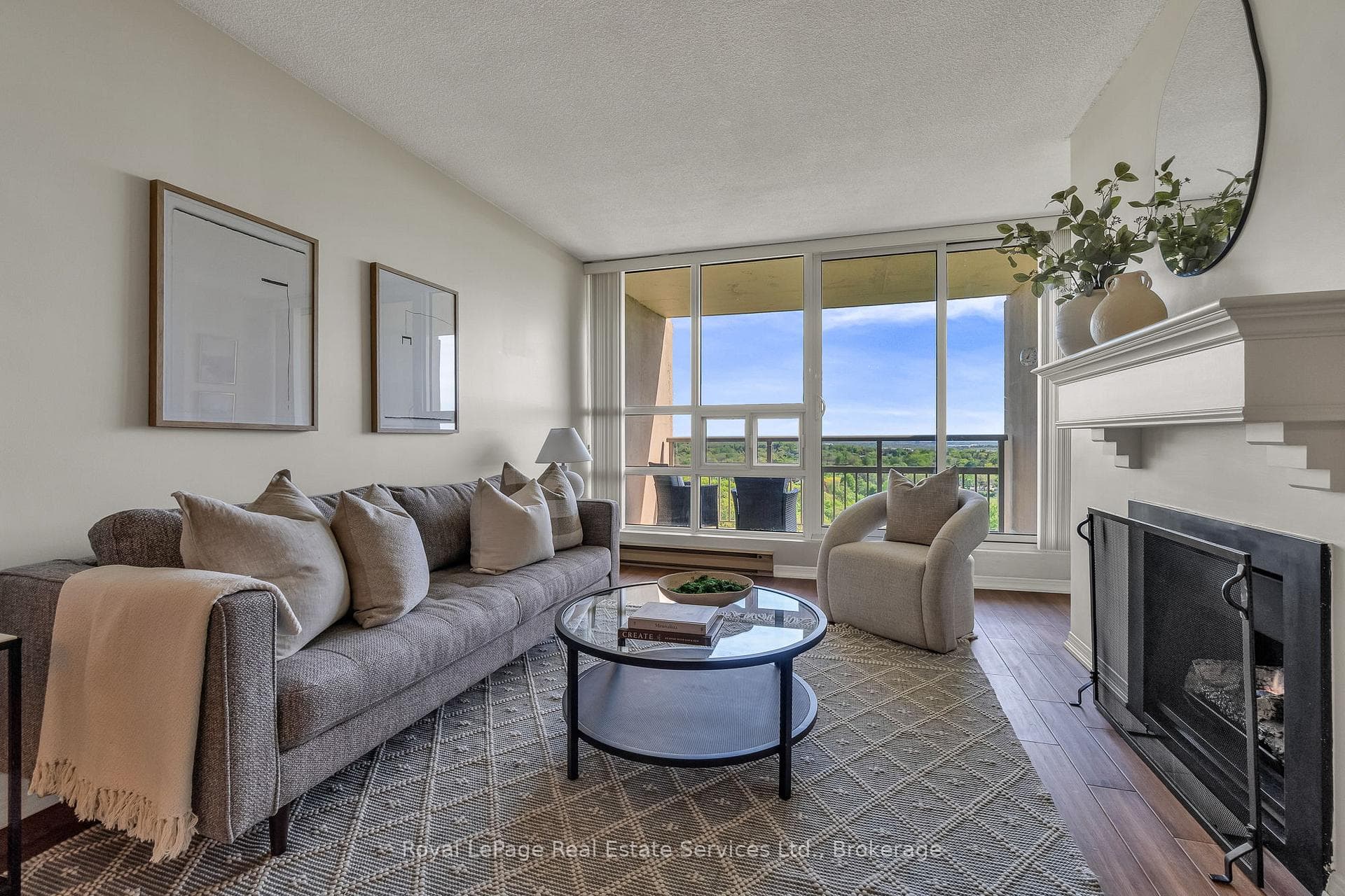 1359 White Oaks Boulevard Unit 1810 - Condo photo 9 of 32 in Oakville, Ontario
