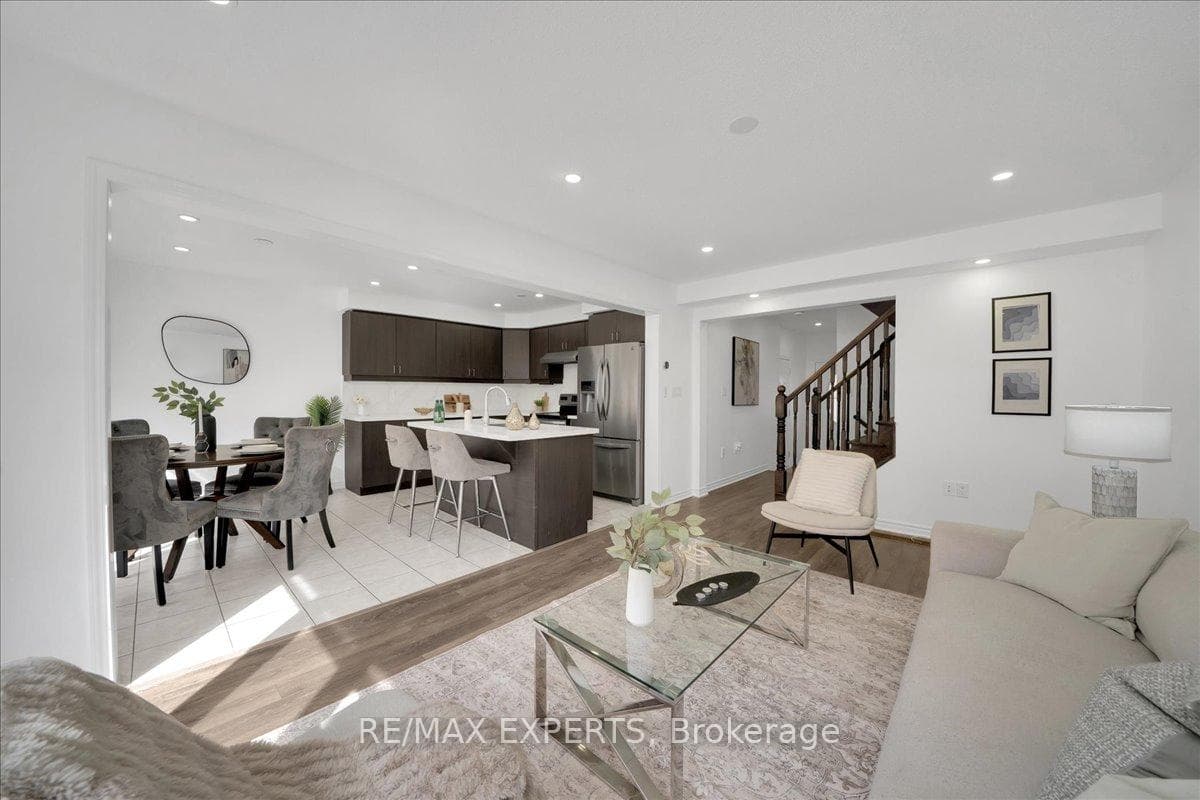 297 Beasley Terrace - Townhouse photo 5 of 22 in Milton, Ontario