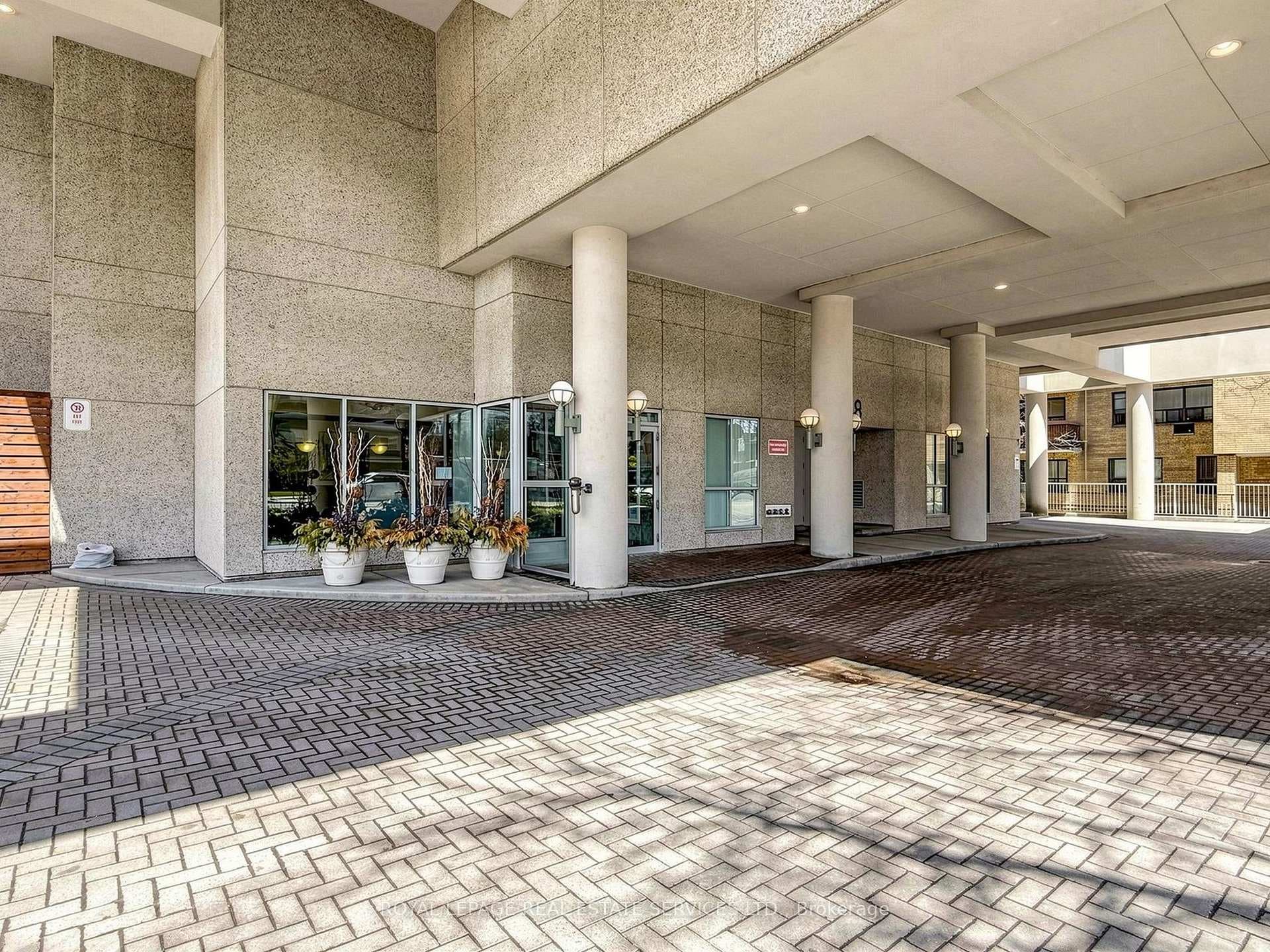 398 Eglinton Avenue Unit 203 - Condo photo 4 of 45 in Leaside / Davisville, Ontario