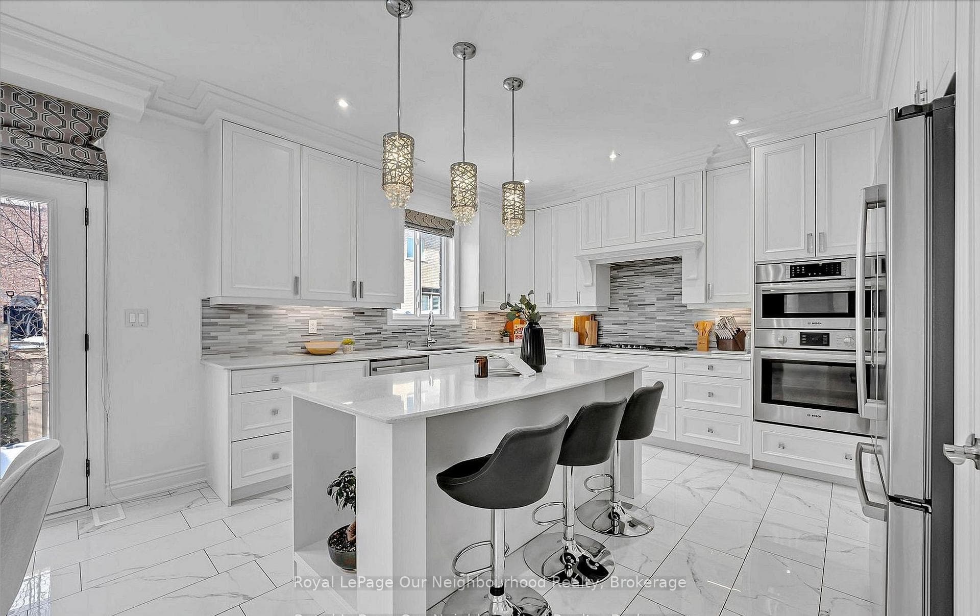 4689 Leanna Heights Road - Detached photo 9 of 39 in Burlington, Ontario