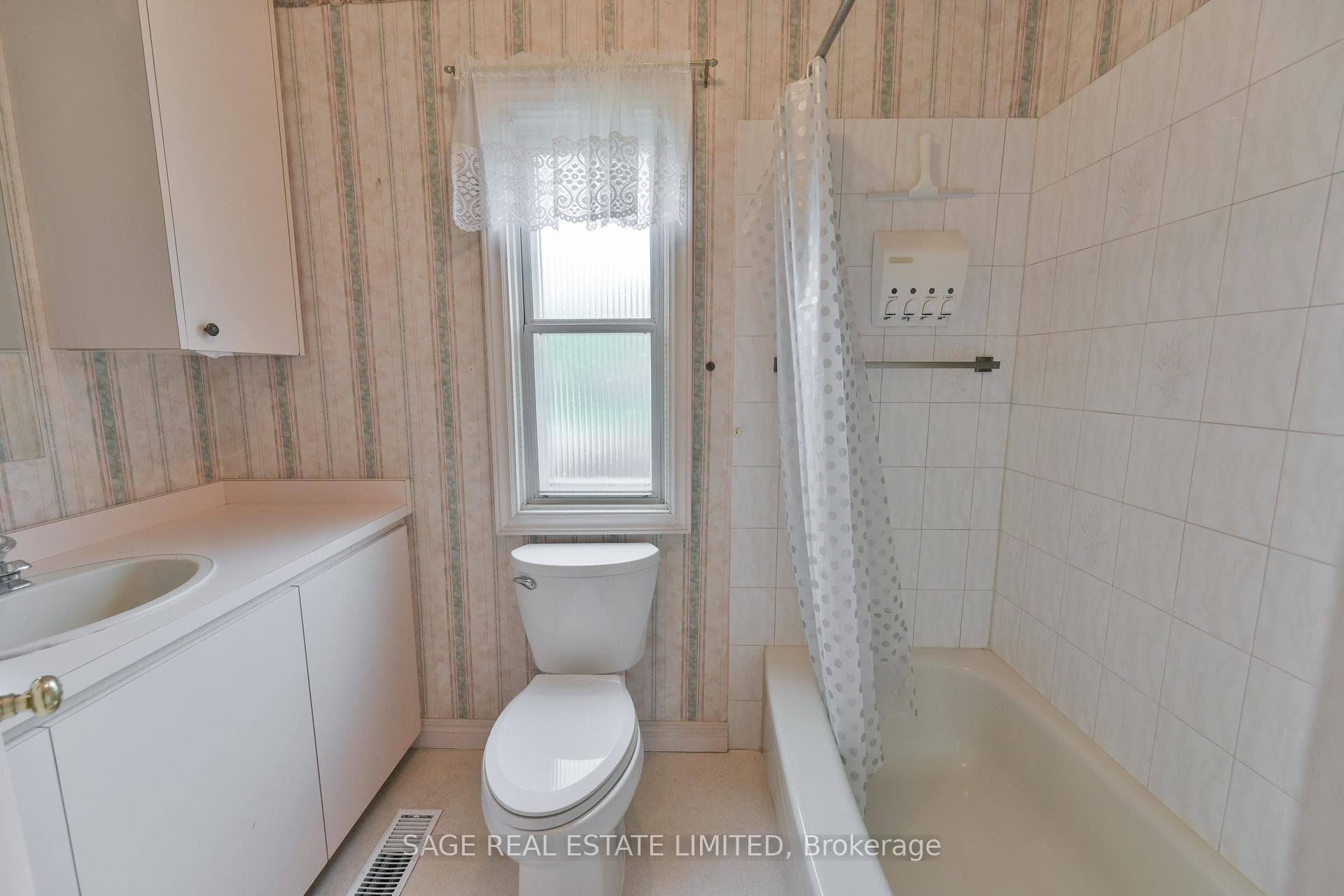56 Grangemill Crescent - Detached photo 23 of 35 in Don Mills / Parkwoods / Victoria Village, Ontario