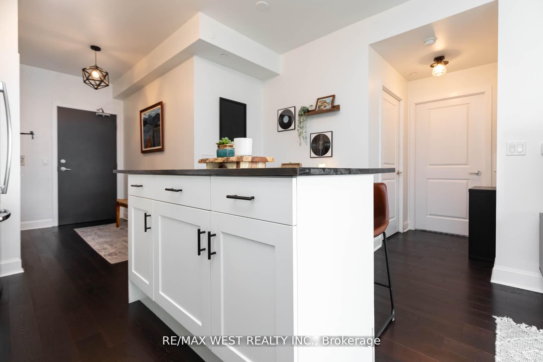 33 Shore Breeze Drive Unit 802 - Condo photo 11 of 38 in Liberty Village / Parkdale / South Parkdale, Ontario