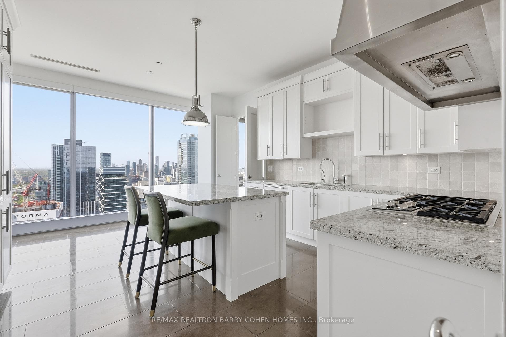 183 Wellington Street Unit 4502 - Condo photo 9 of 34 in Downtown Toronto / Waterfront, Ontario
