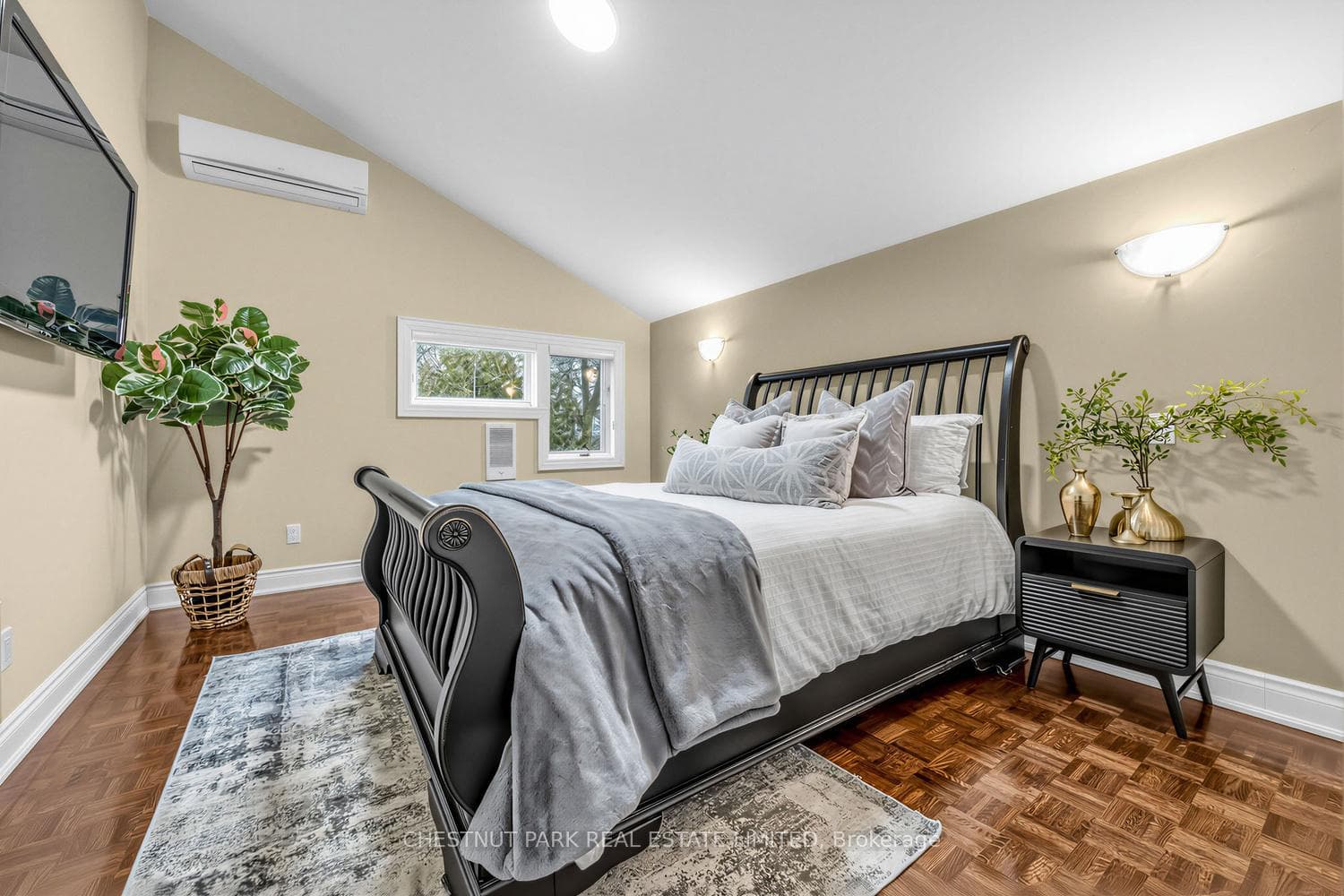 122 Randolph Road - Detached photo 16 of 32 in Flemingdon Park / Don Mills, Ontario